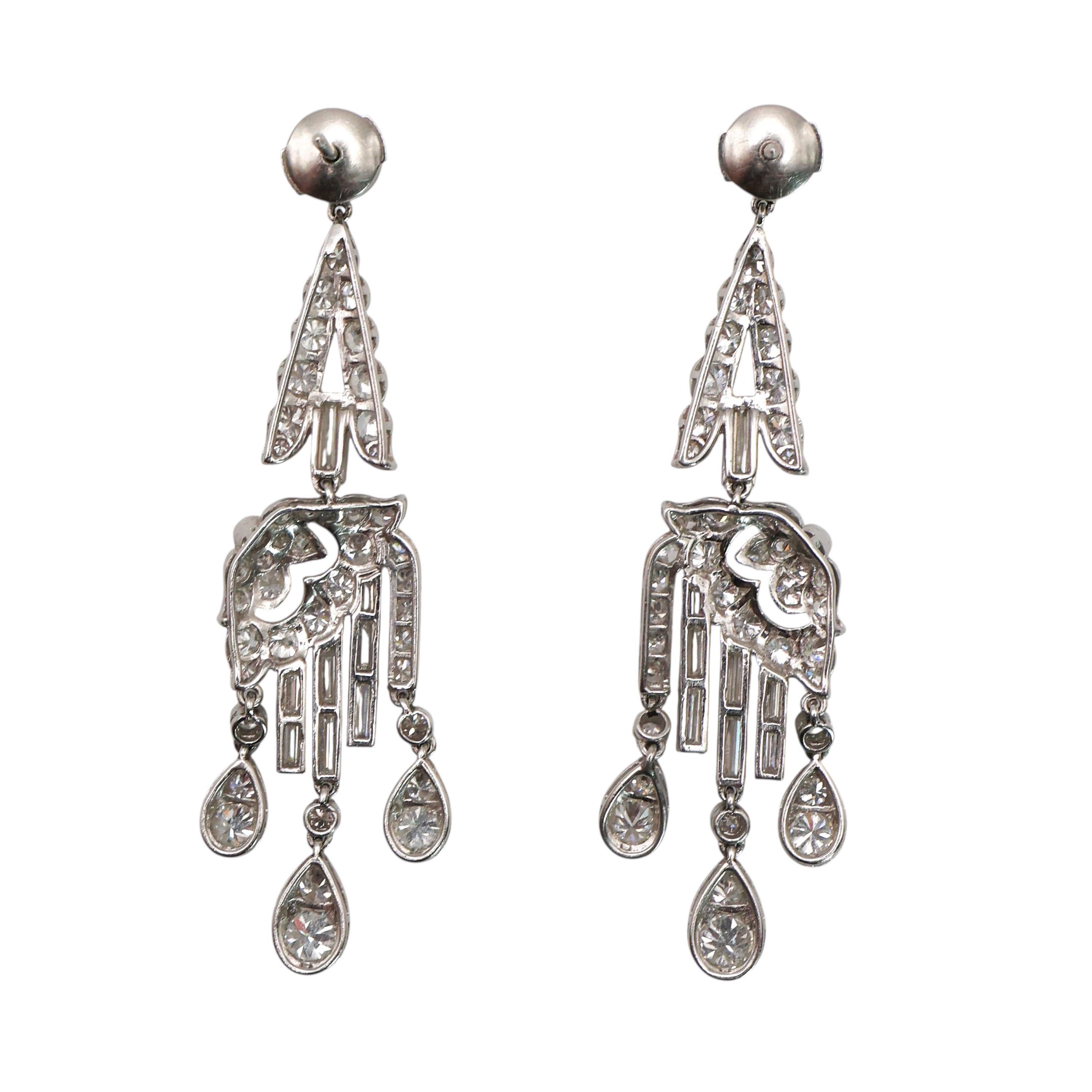 Women's Art Deco Diamond and Platinum Drop Earrings, Circa 1920, 7.00 Carats For Sale