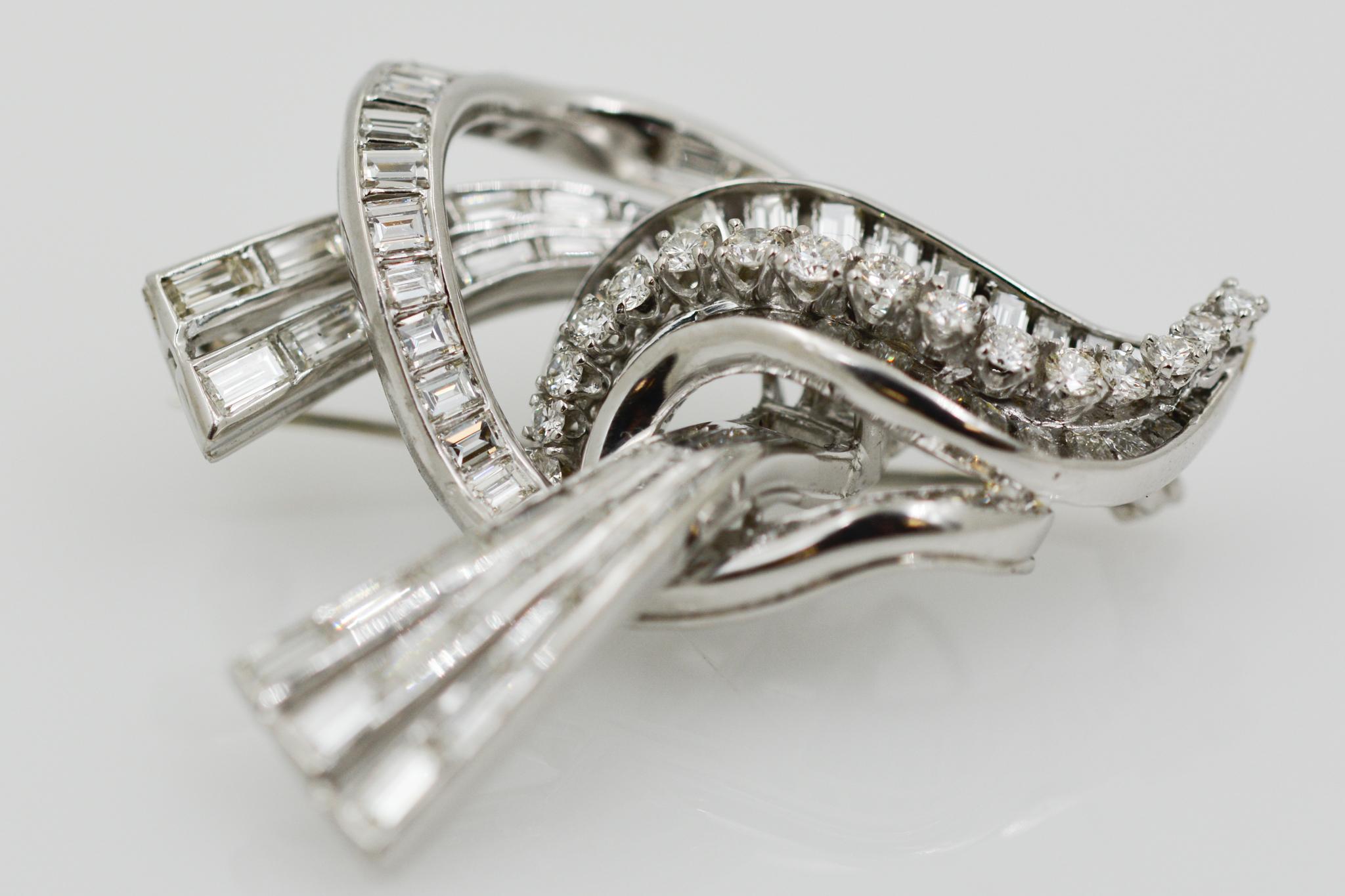 Art Deco Style Diamond and Platinum Knot Pin In Good Condition In Dallas, TX