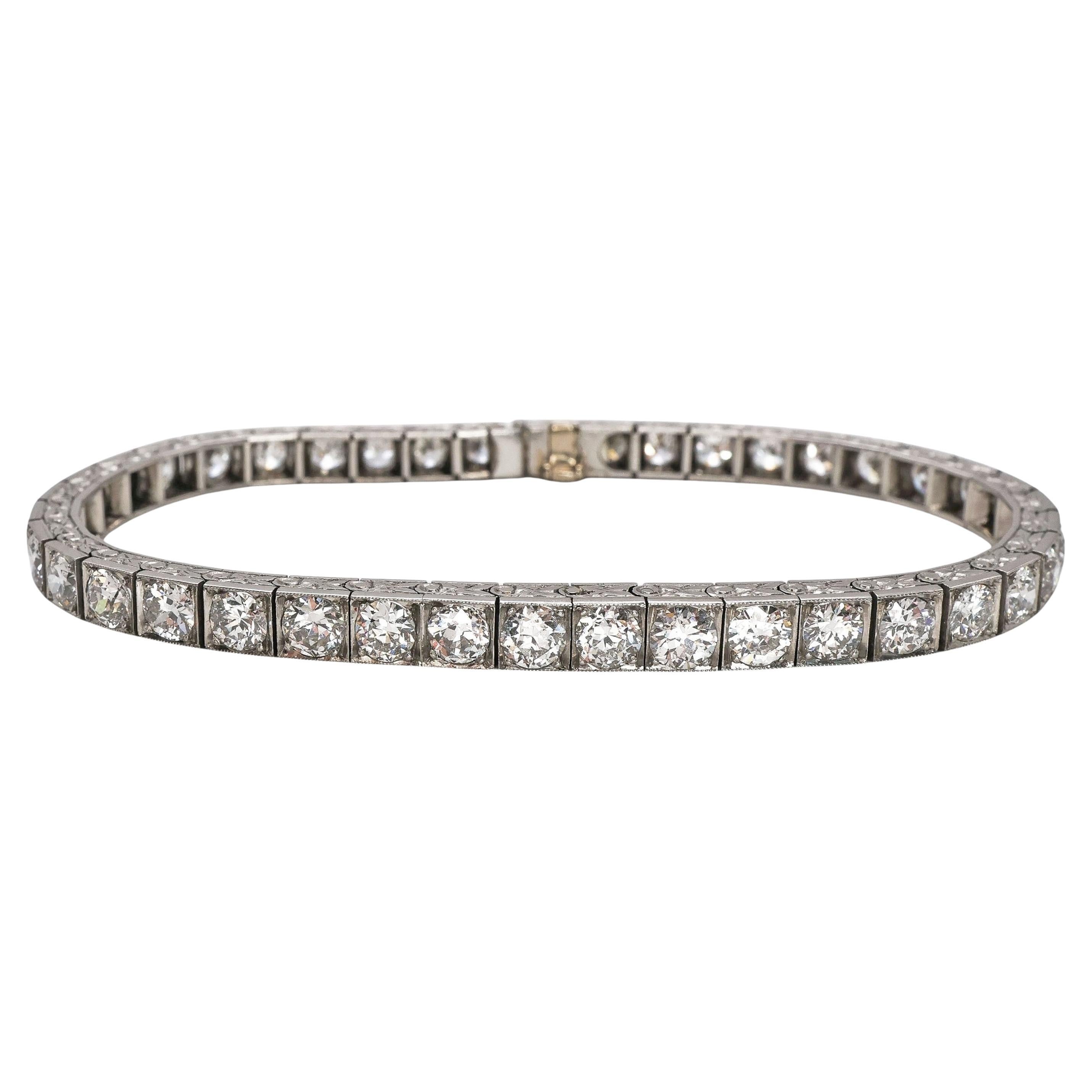 Art Deco Diamond and Platinum Line Bracelet, Circa 1925, 10.00 Carats in vendita
