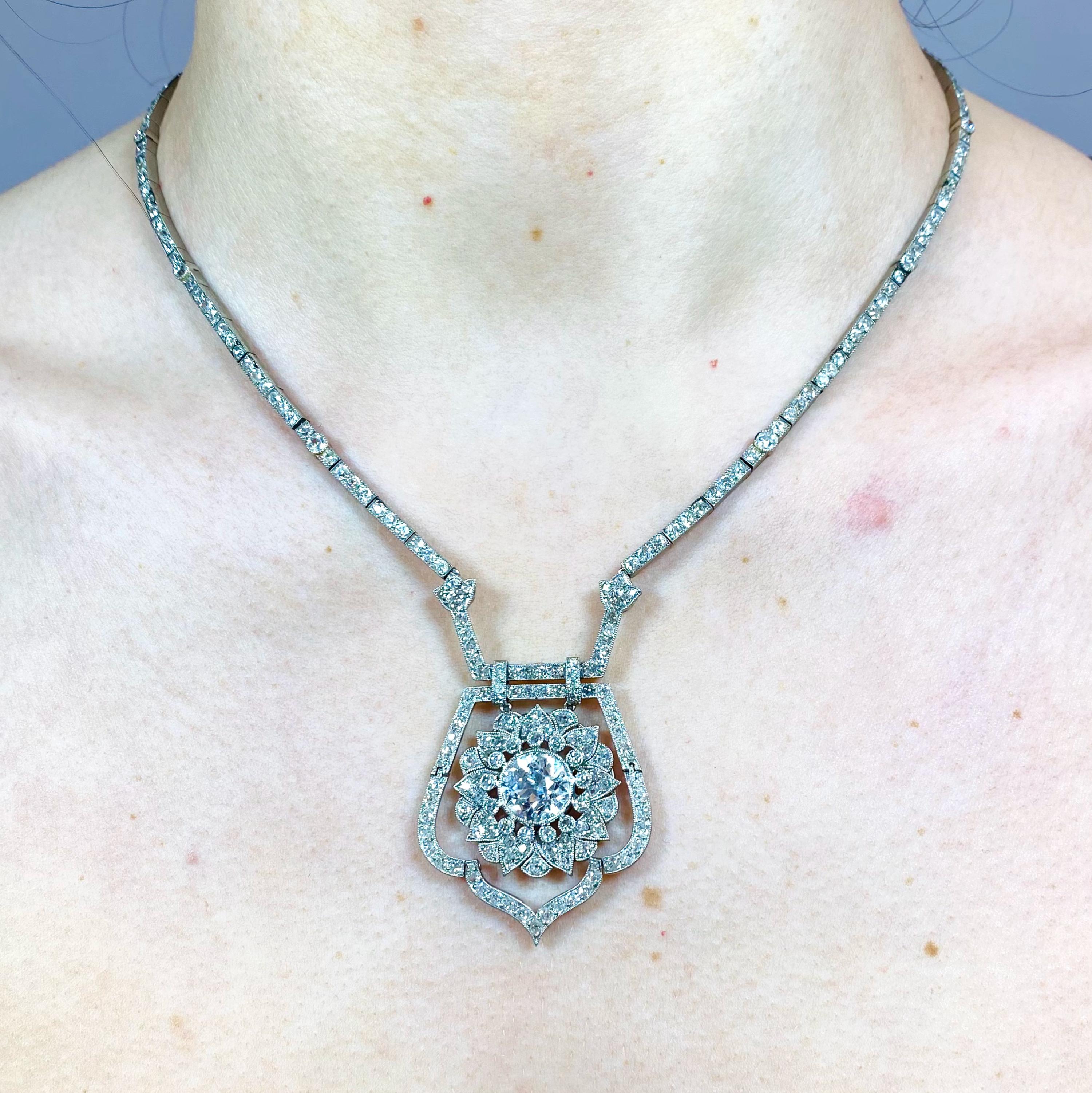 Women's Art Deco Diamond and Platinum Necklace, 18.75 Carats For Sale