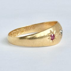 Bague Art déco en or 18 carats, sertie en forme d'étoile de diamants et de rubis