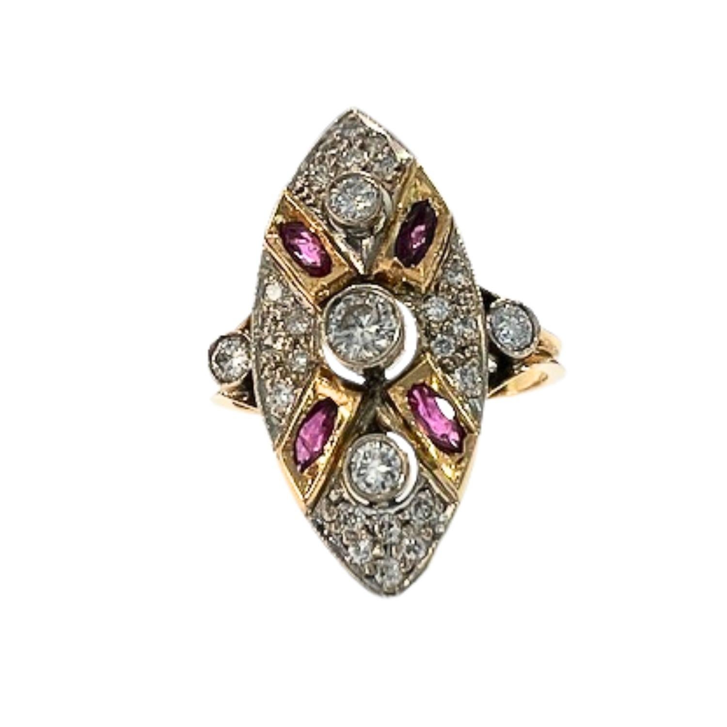 Questo anello in stile Art Déco è realizzato in oro 18 carati e presenta diamanti e rubini. Ha un peso di 5,32 grammi ed è di dimensioni ES 18,5 / EU 58,5 / US 8,5 / 18,75 mm. L'anello è impreziosito da 31 diamanti a taglio brillante, per un totale