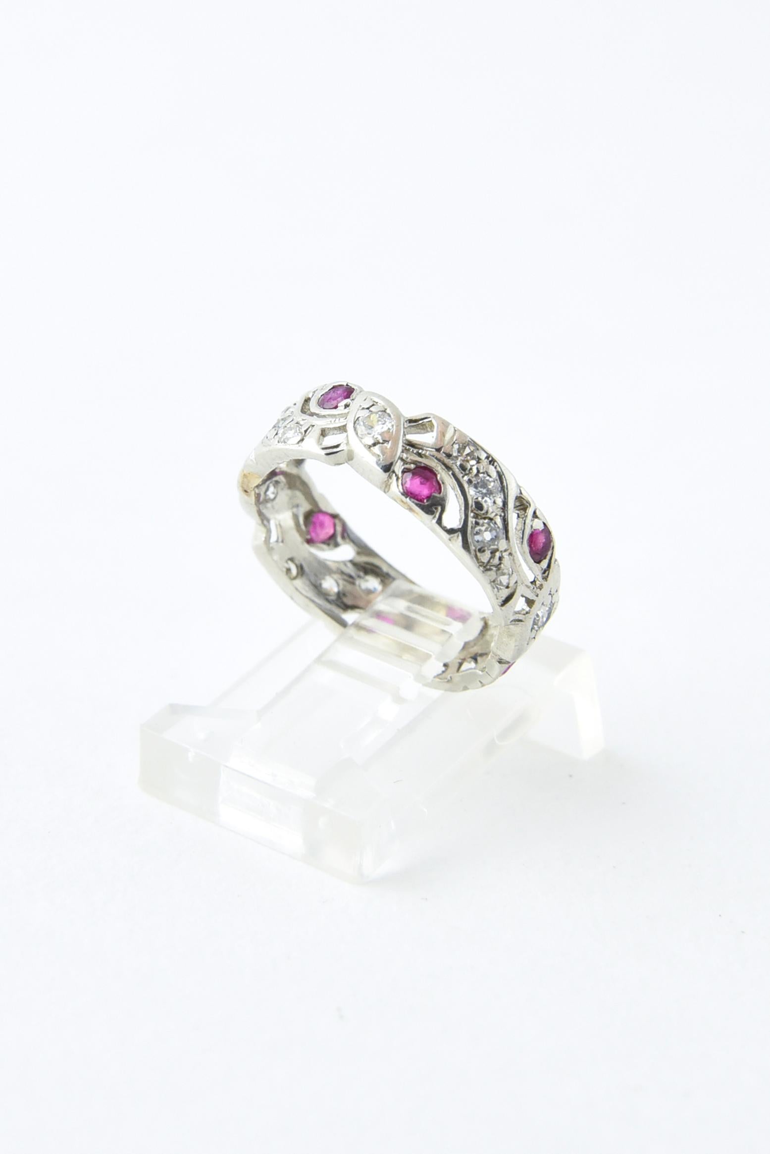 Art Deco Diamond and Ruby Platinum Eternity Band Ring In Good Condition For Sale In Miami Beach, FL