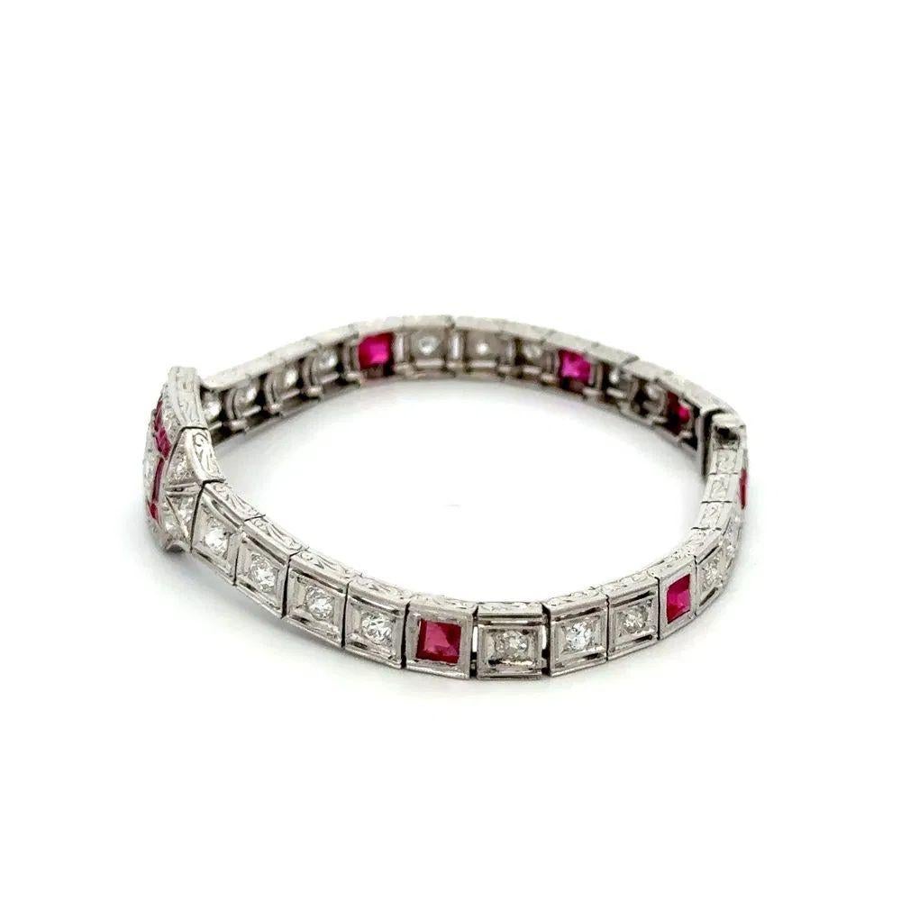Taglio misto Bracciale Art Deco in platino con diamanti e rubini in vendita