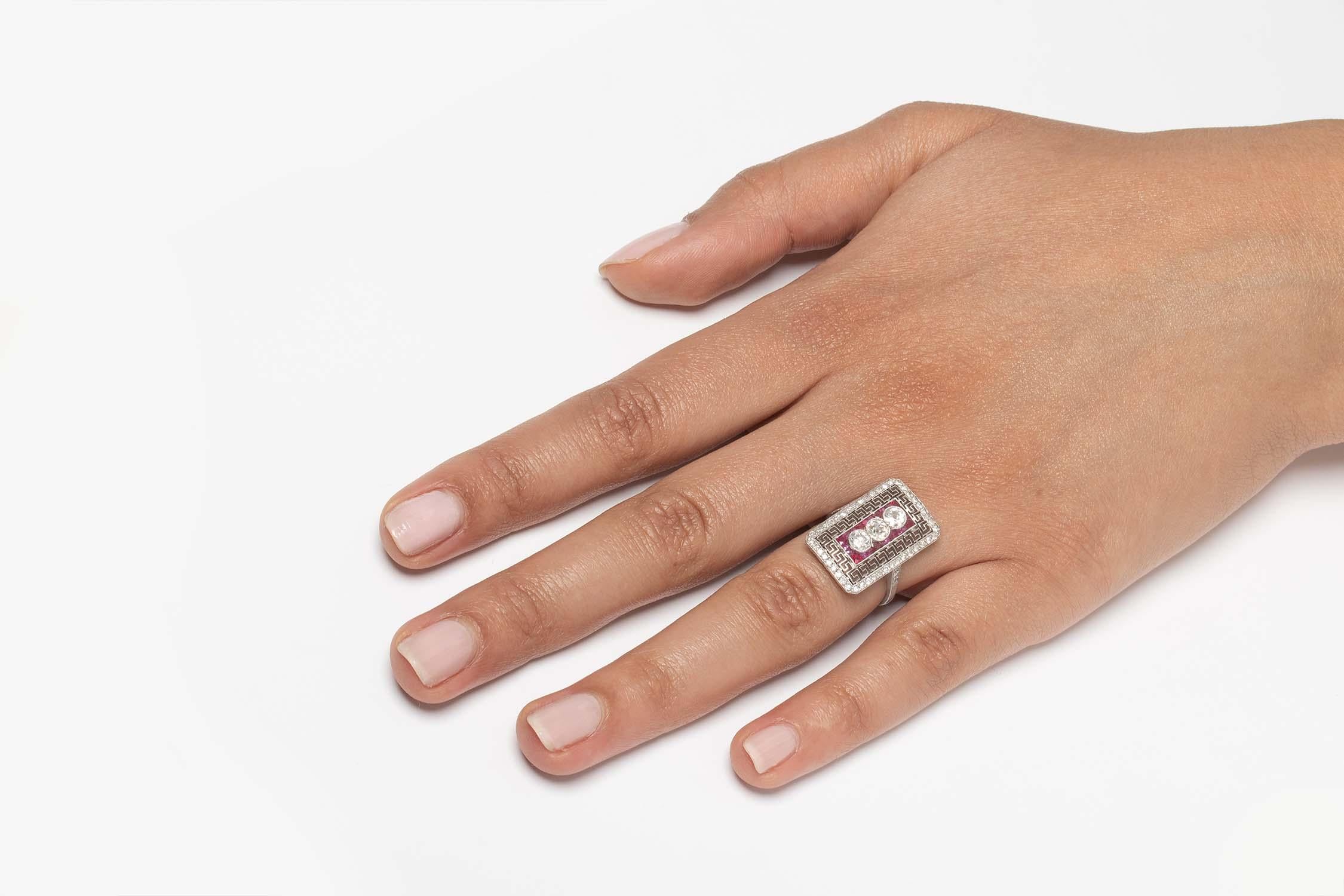 Art-Déco-Ring mit Diamanten und Rubinen, ca. 1920er Jahre für Damen oder Herren
