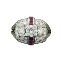 Anello Art Deco con diamanti e rubini in platino