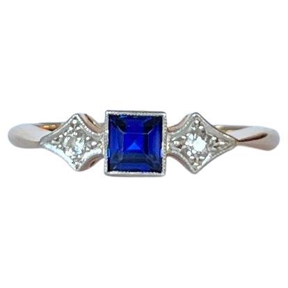 Art Deco Diamond and Sapphire 18 Carat Gold Ring For Sale