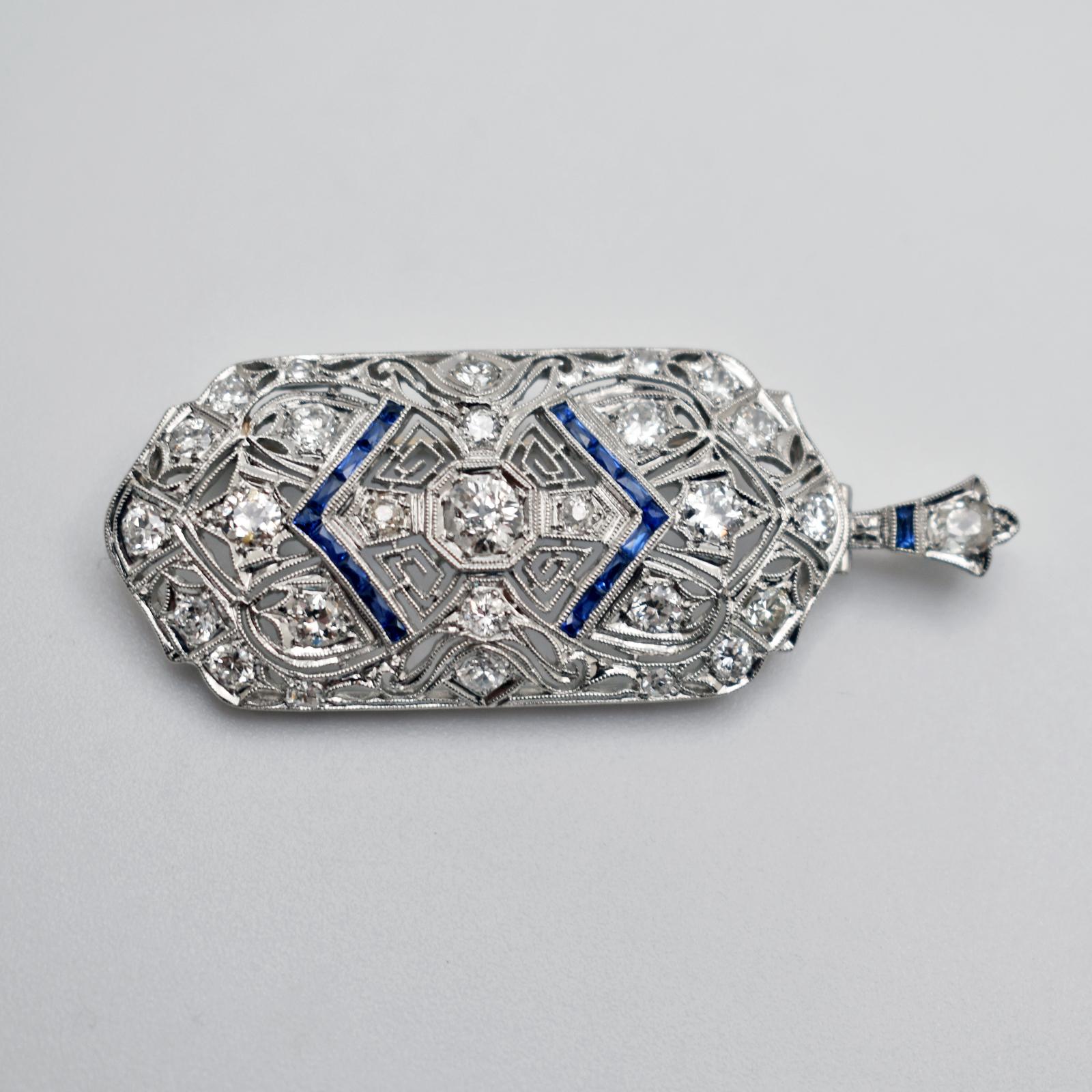 Art Deco Diamond and Sapphire 18 Karat White Gold Pendant Brooch For Sale 3