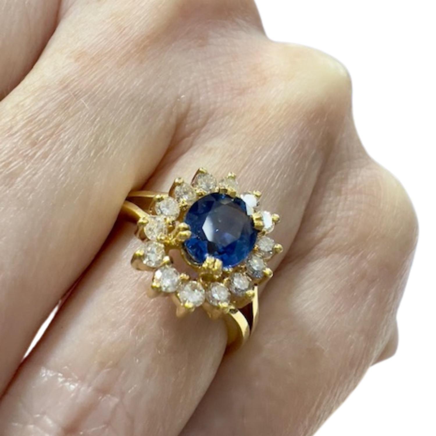 Taille brillant Bague Art déco en or jaune 18 carats, diamant et saphir en vente