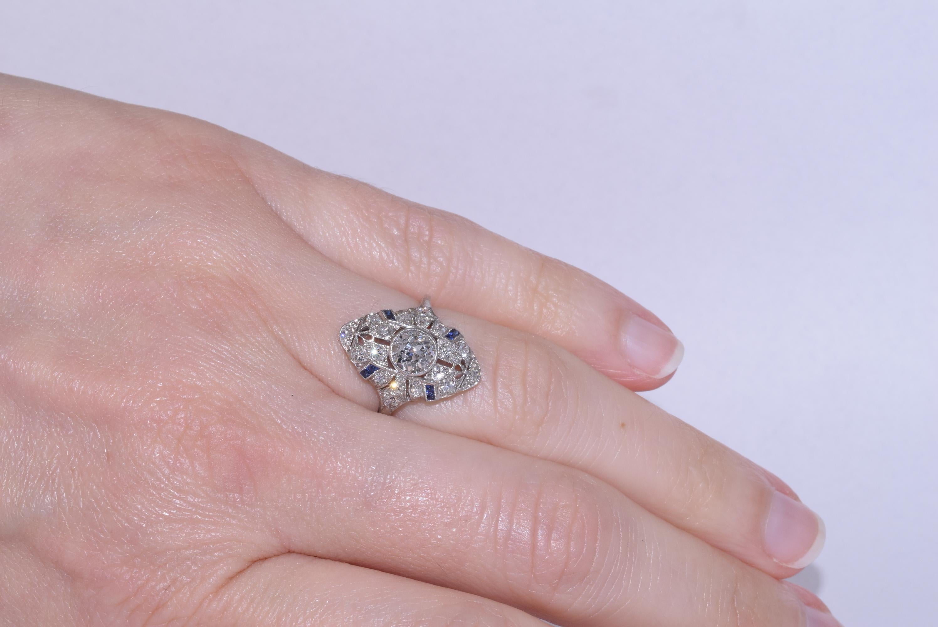 Filigraner Ring mit Diamant und Saphir im Art-Deco-Stil, ca. 1920er Jahre Damen im Angebot