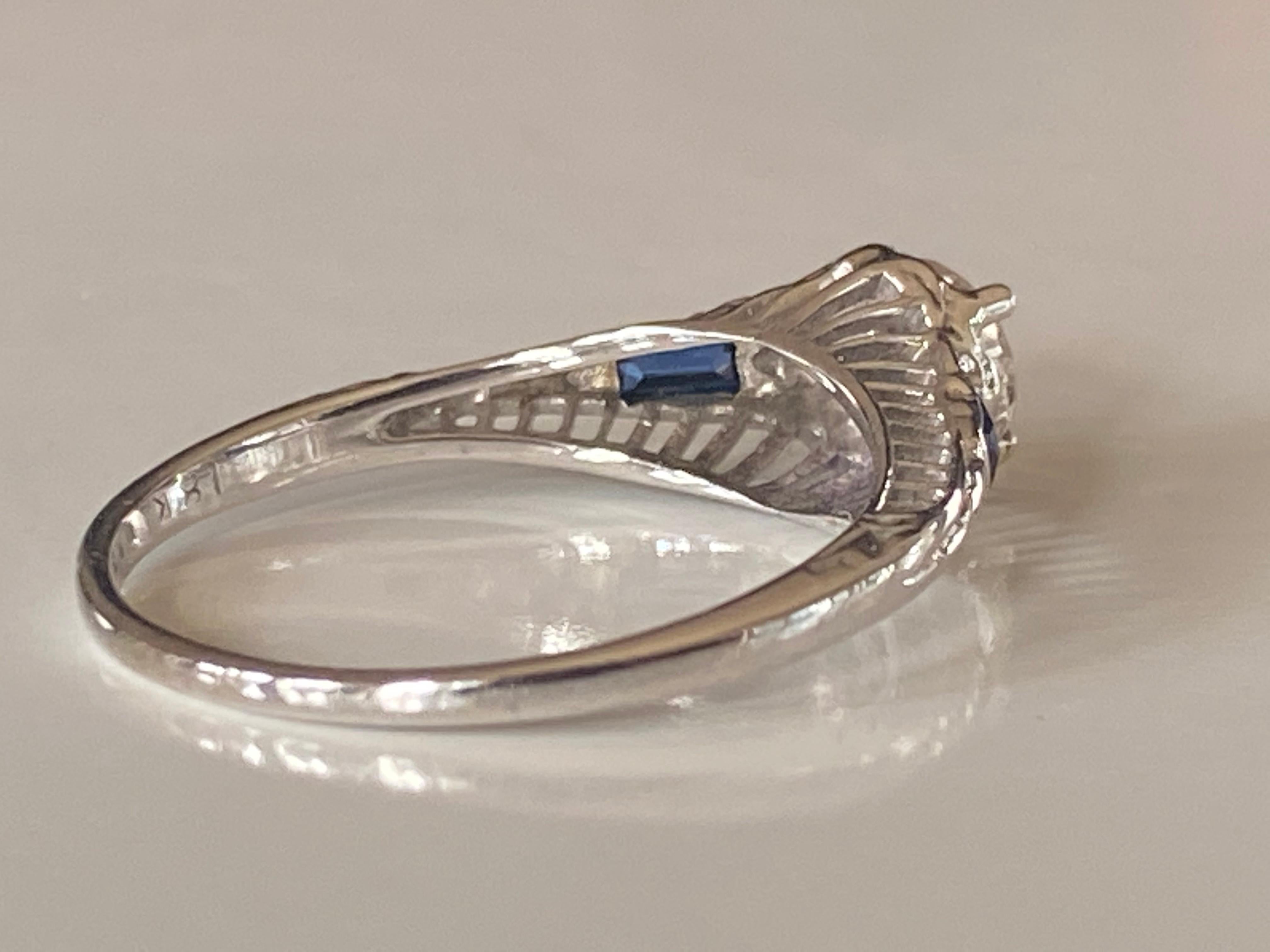 Art Deco Diamond and Sapphire Filigree Ring In Good Condition For Sale In Denver, CO