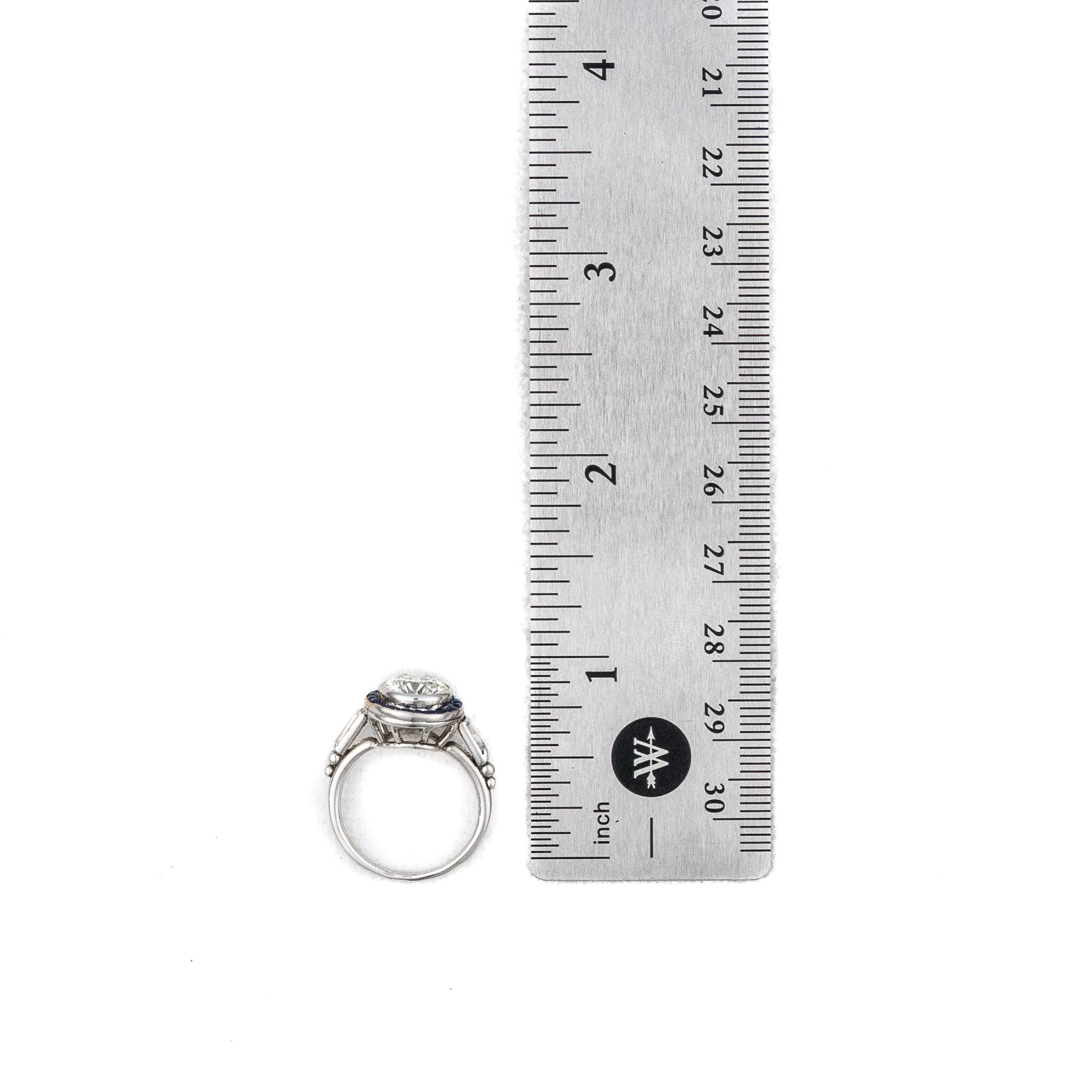 Bague Art déco à halo de diamants et de saphirs Pour femmes en vente