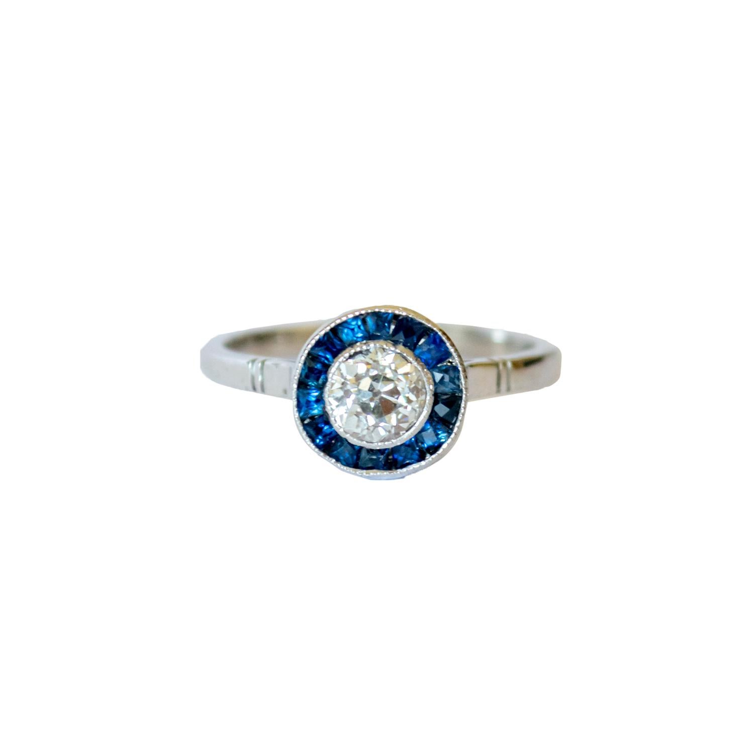 0.56 carat Diamond and 0.86 carat Sapphire Platinum Cocktail Ring In Good Condition For Sale In MADRID, ES