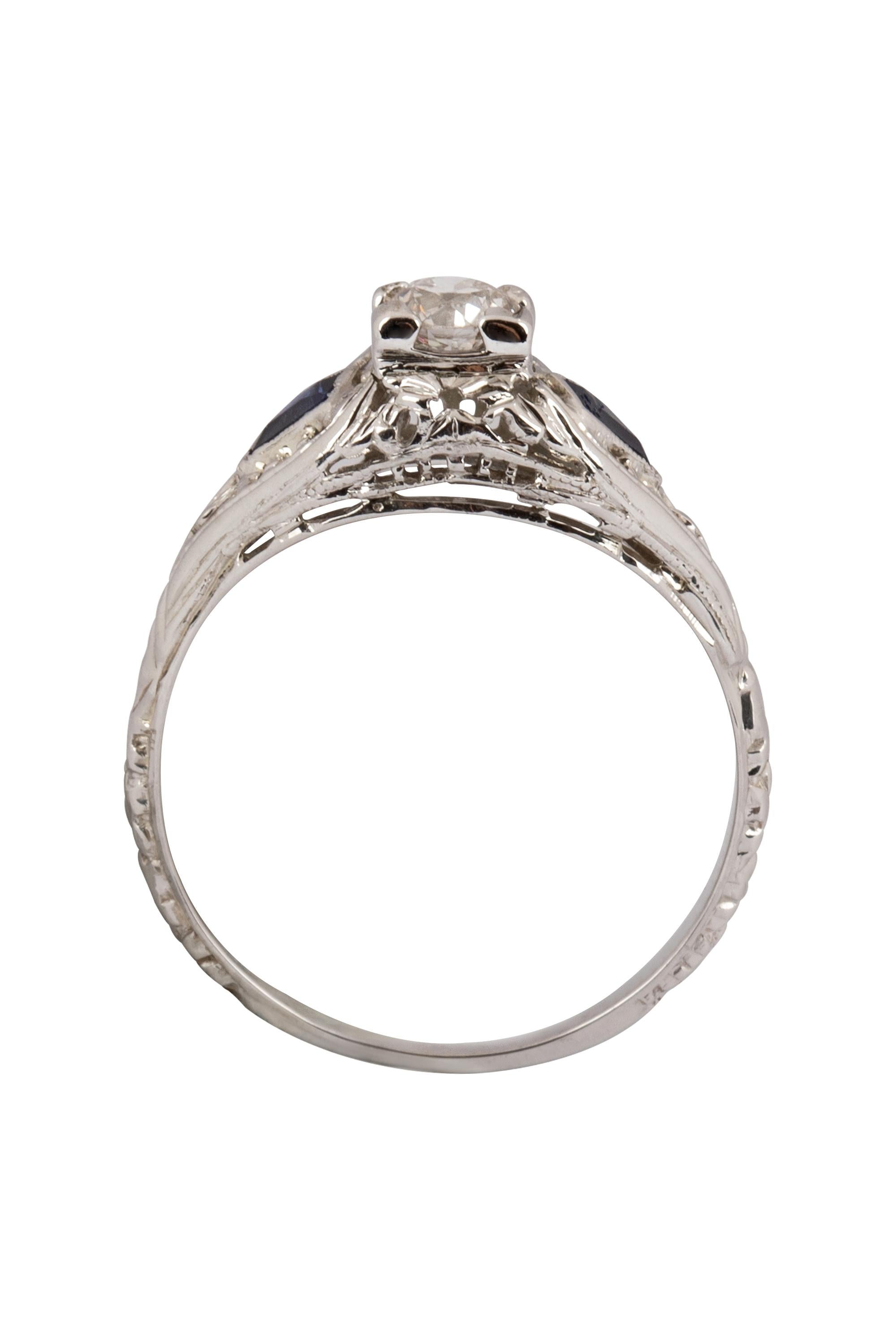 18 Karat Weißgold Ring mit Diamant und Saphir im Art-déco-Stil (Alteuropäischer Schliff) im Angebot