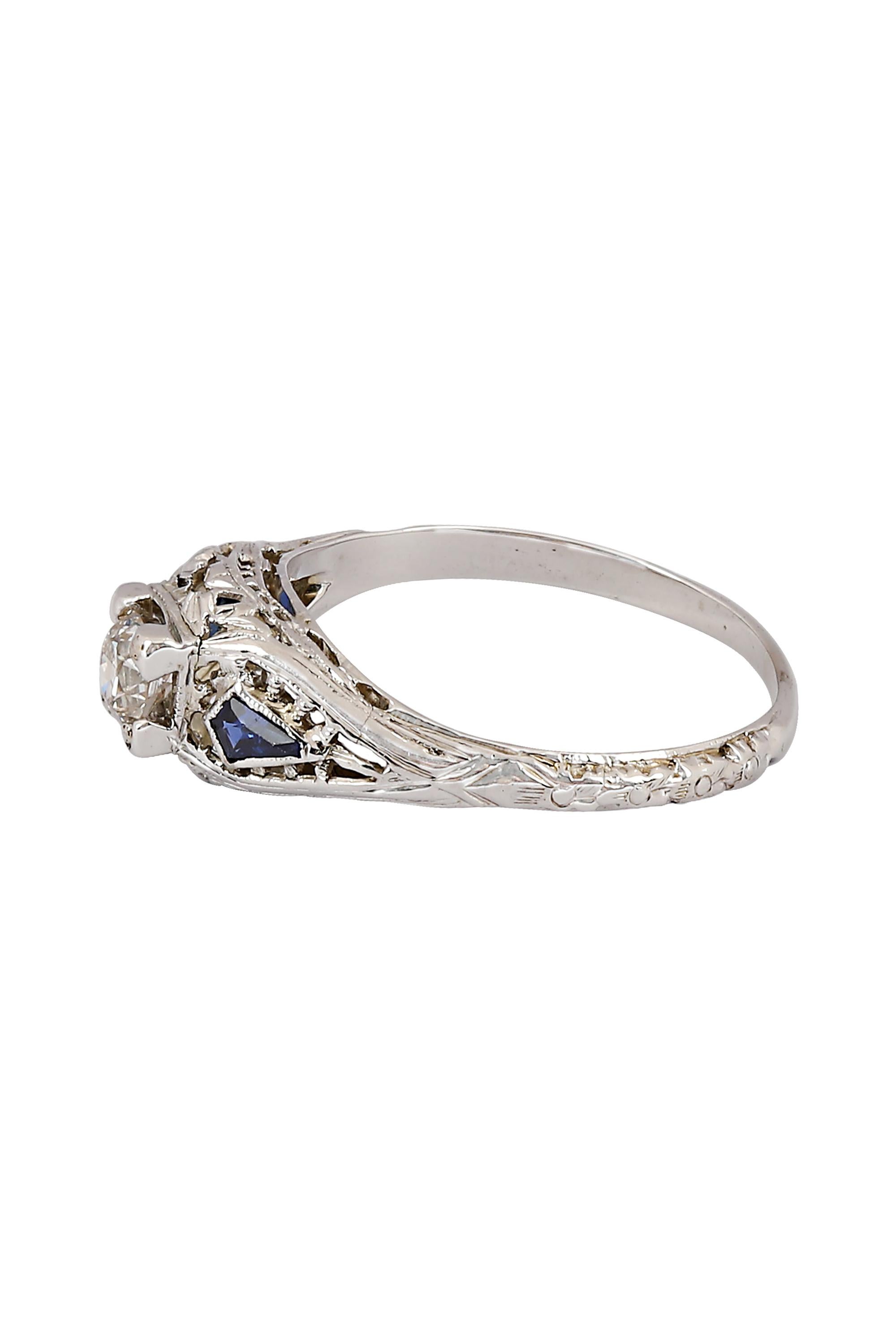18 Karat Weißgold Ring mit Diamant und Saphir im Art-déco-Stil im Zustand „Gut“ im Angebot in beverly hills, CA