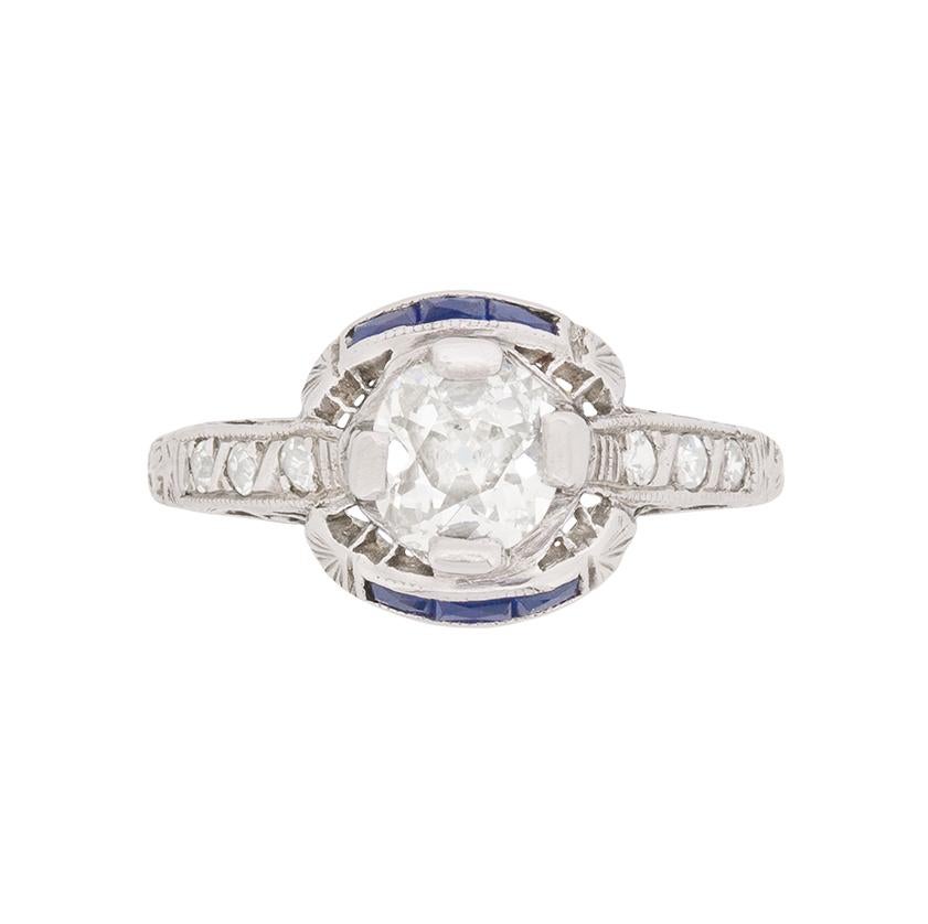 Solitär-Ring mit Diamanten und Saphiren im Art déco-Stil, ca. 1920er Jahre