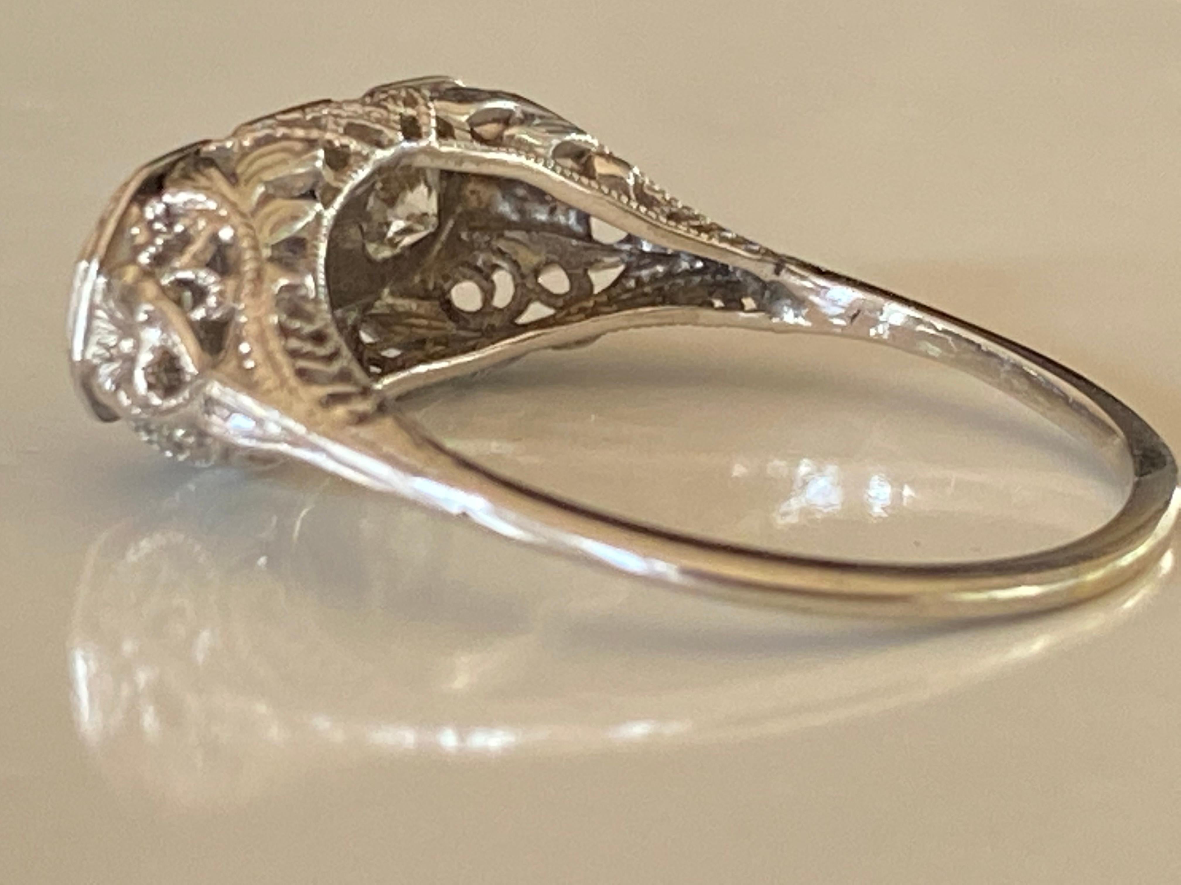 Art Deco Diamond and Sapphire Three-Stone Ring For Sale 1