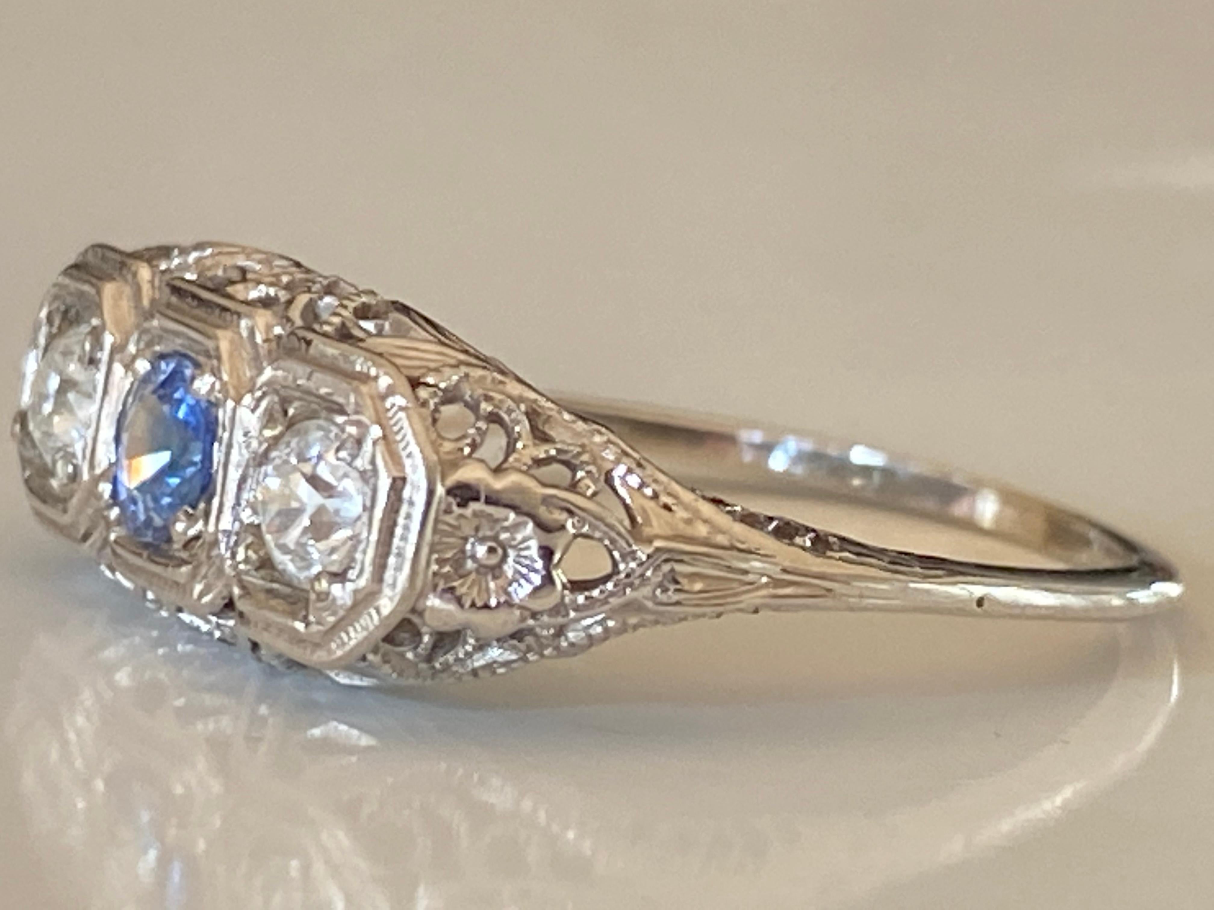Art Deco Diamond and Sapphire Three-Stone Ring For Sale 2