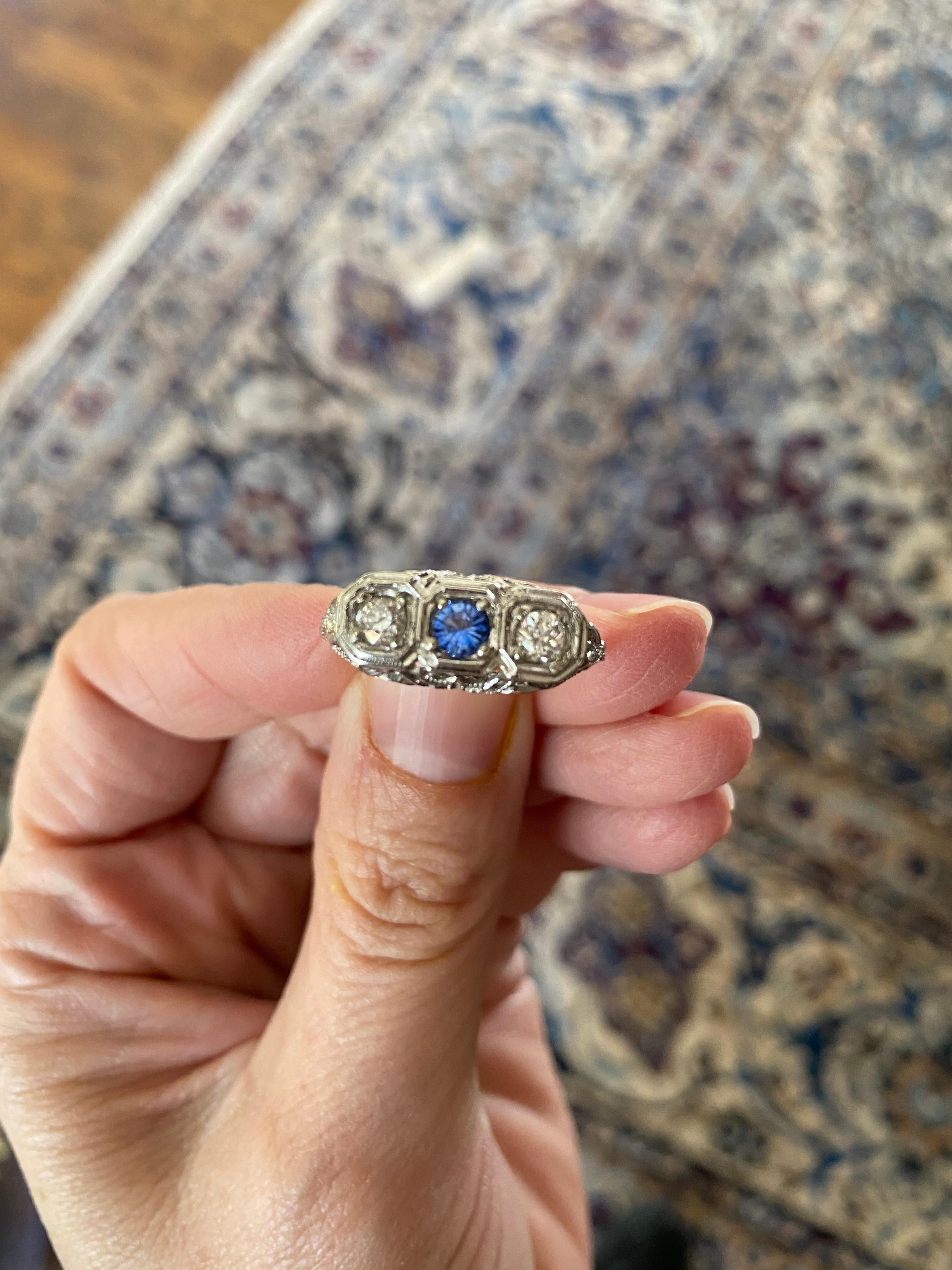 Art Deco Diamond and Sapphire Three-Stone Ring For Sale 3