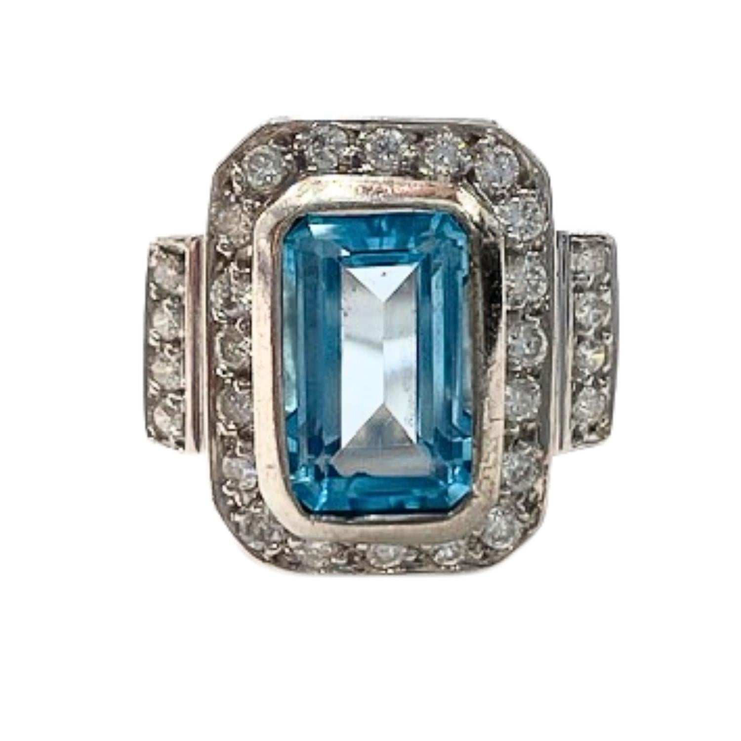 0.58 carat Diamonds and 1.5 carat Topaz Gold Cocktail Ring For Sale 1