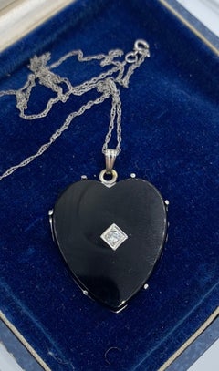 Art Deco Diamond Black Onyx Heart Pendant Necklace 14 Karat White Gold Antique