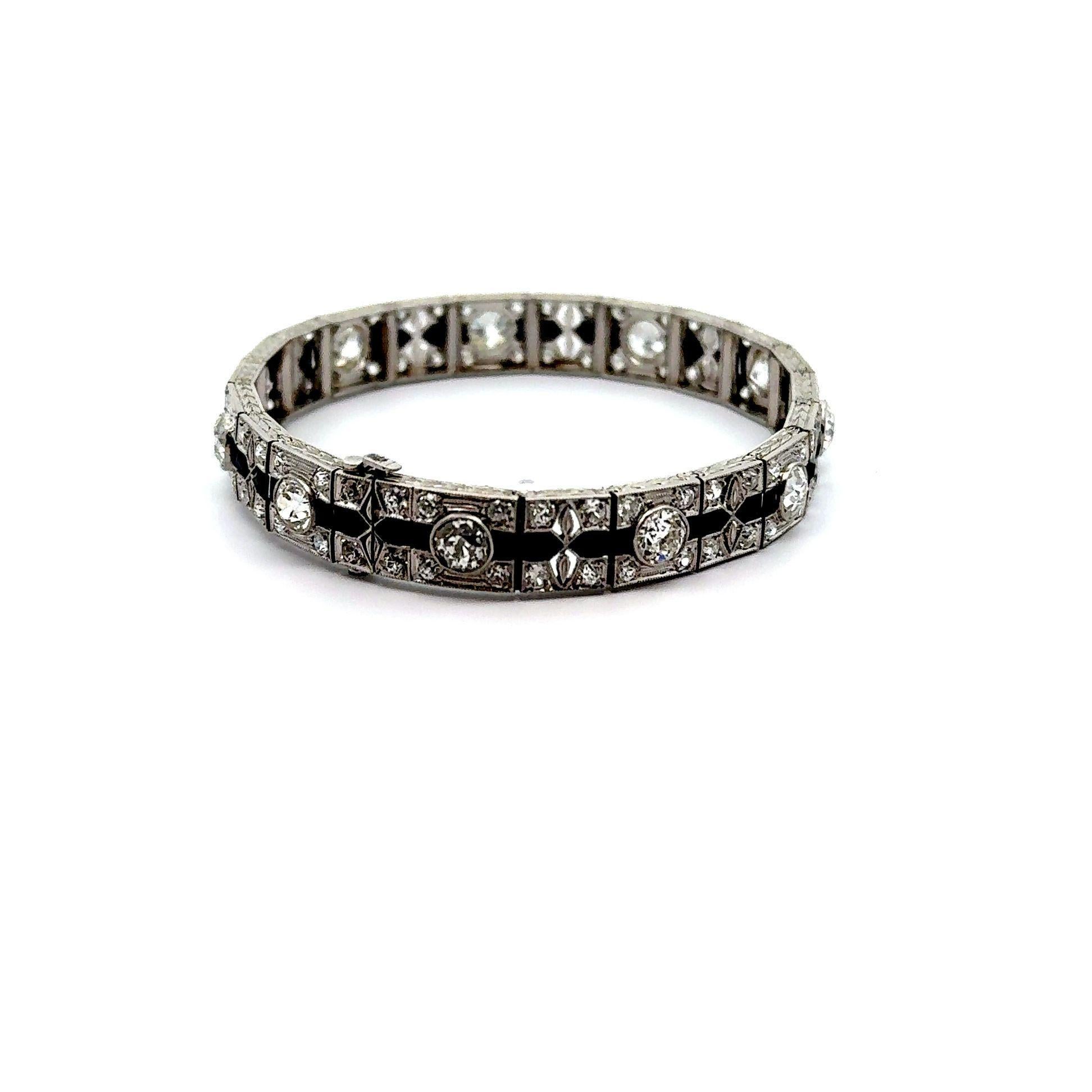 Art déco Bracelet Art Déco en platine avec diamants et onyx noir, Circa 1930 en vente