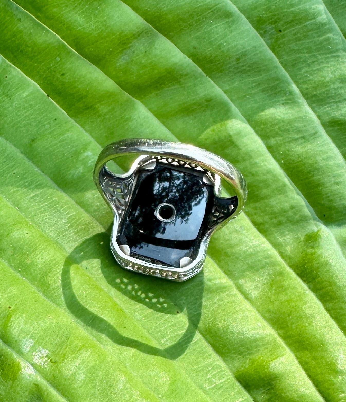 Art Deco Diamond Black Onyx Ring Edwardian Filigree 14 Karat White Gold Flower For Sale 4