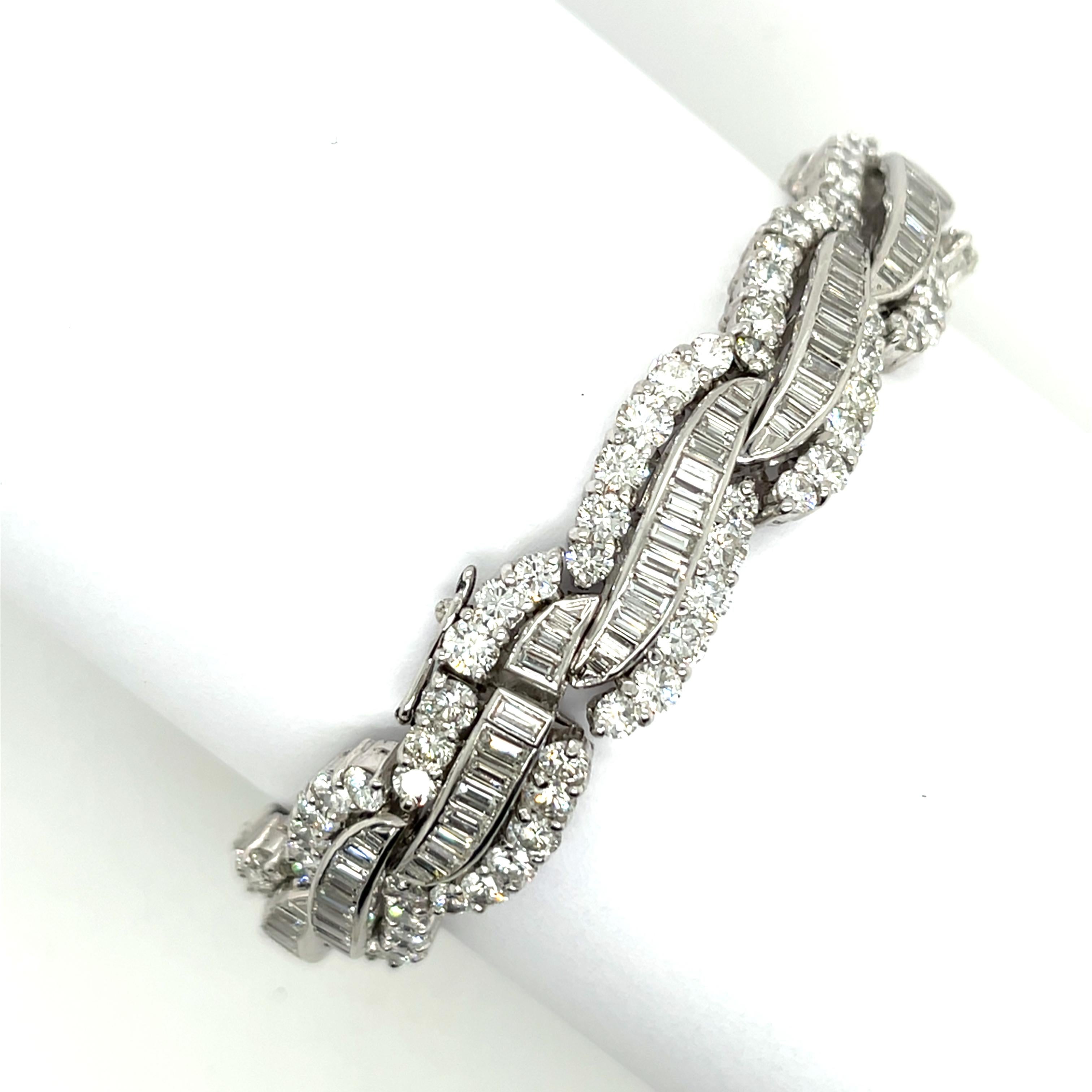 Baguette Cut 1950-1960' Diamond Bracelet 12.0ct Set In Platinum For Sale