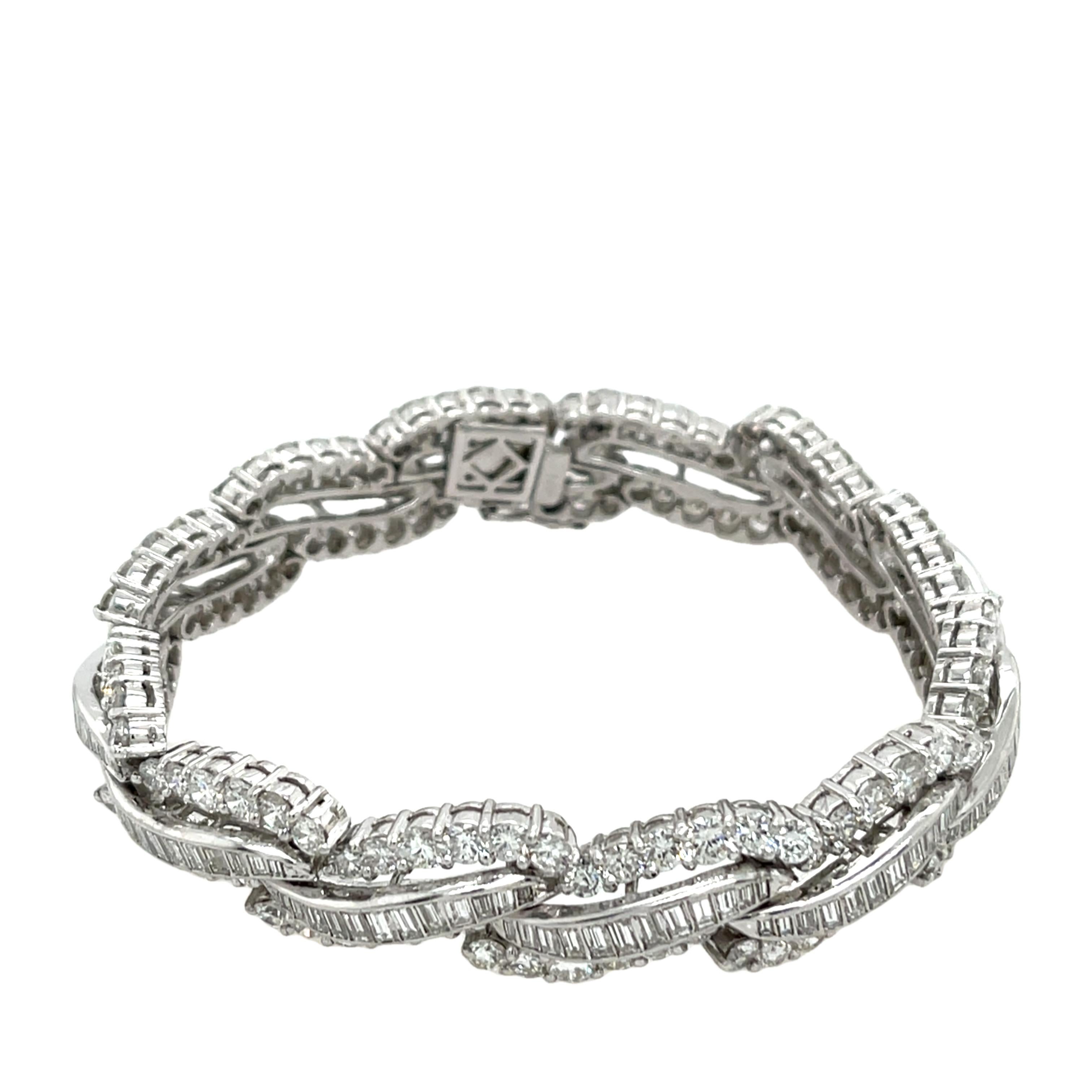 1950-1960' Diamond Bracelet 12.0ct Set In Platinum For Sale 1