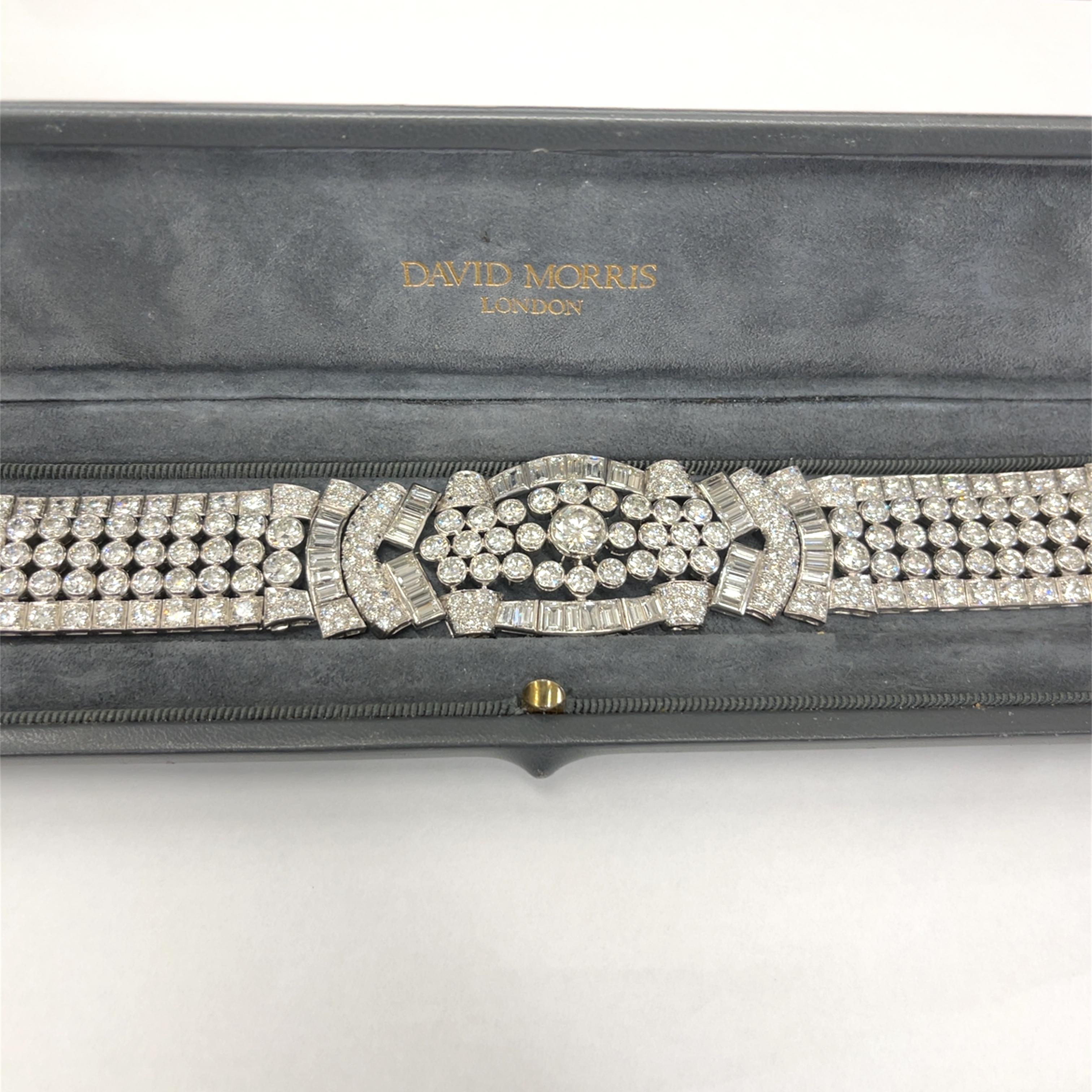 Art Deco Diamantarmband 31.40 Karat in Platin gefasst im Zustand „Hervorragend“ in London, GB