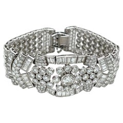 Bracelet Art déco en platine serti de diamants 31.40 carats