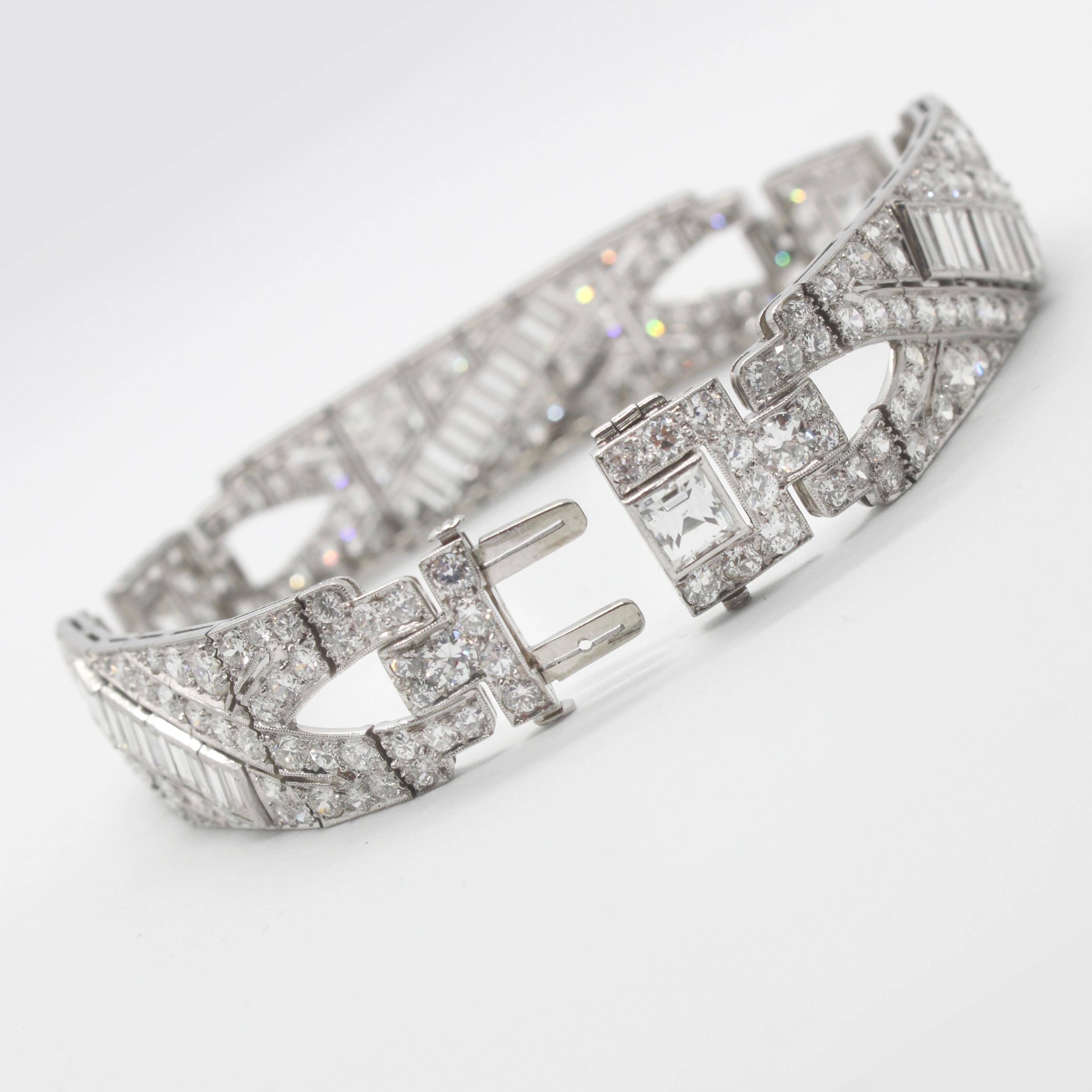 Art Deco Diamond Bracelet, circa 1920s In Excellent Condition In Idar-Oberstein, DE