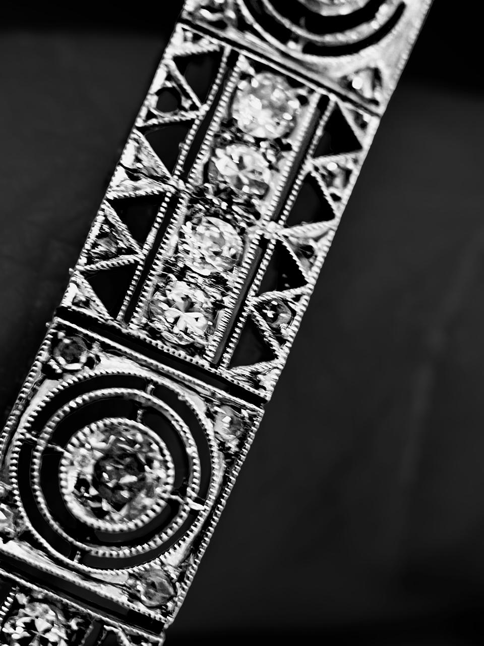Art-Déco-Diamantarmband aus Platin, 0,8 cm Breite, 18,5 cm Länge, ca. 1920er Jahre im Angebot 9