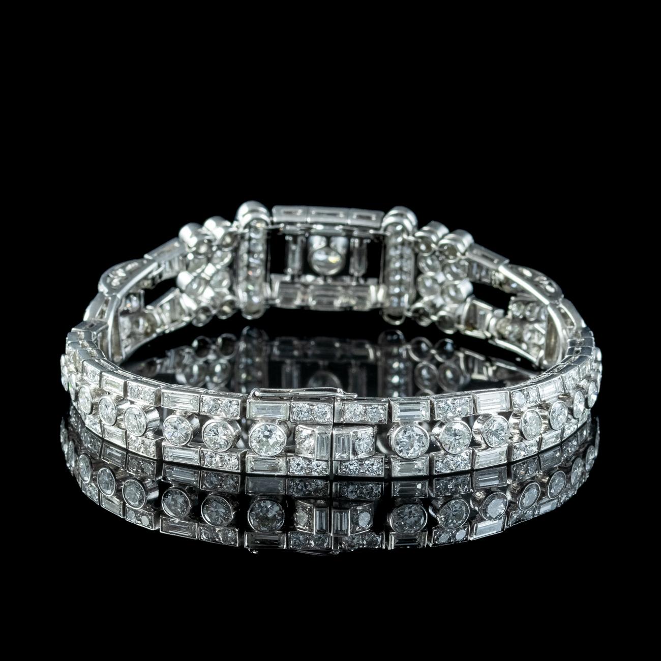 Art Deco Diamond Bracelet Platinum 15 Carat Diamond In Good Condition For Sale In Kendal, GB