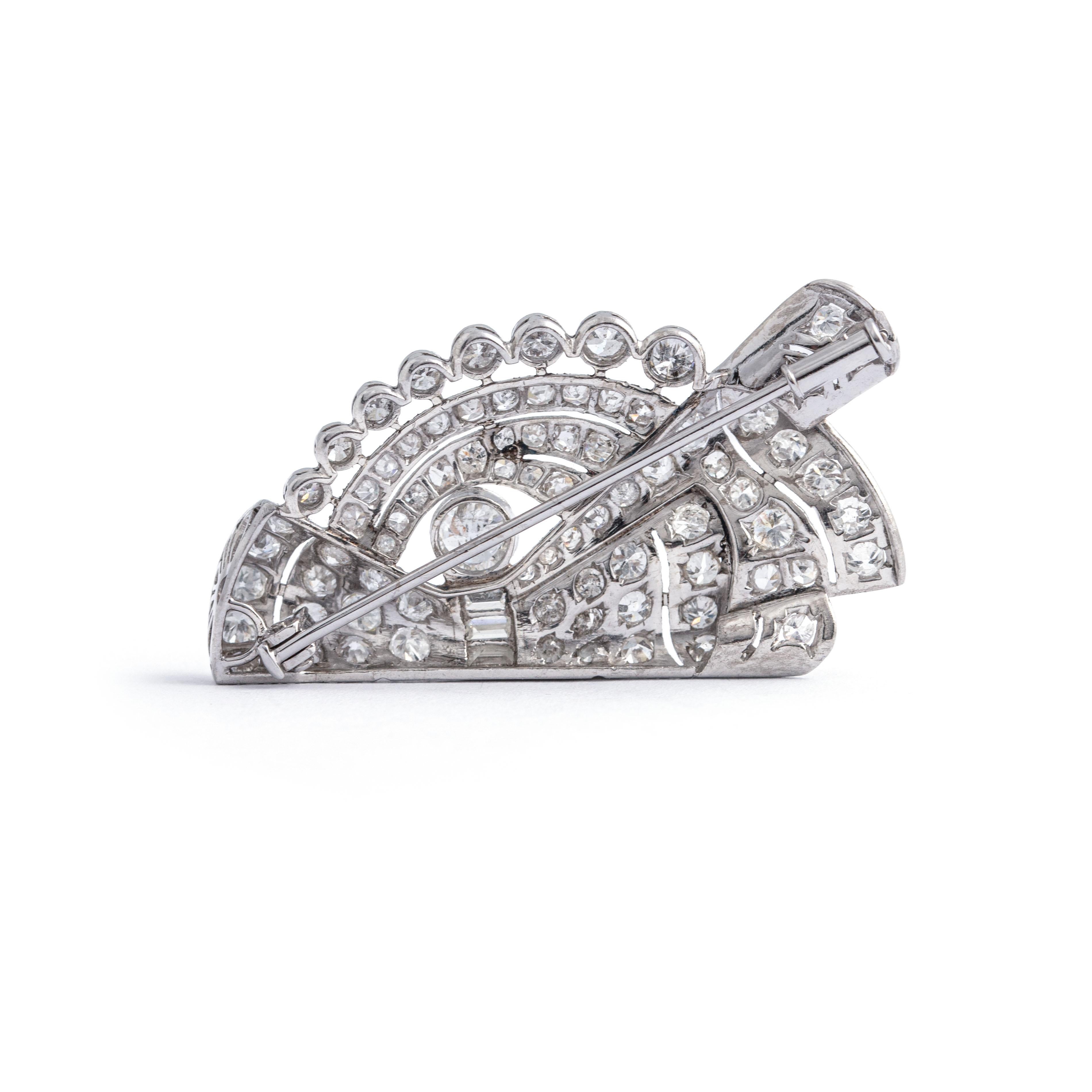 Round Cut Art Deco Diamond Brooch 1950S For Sale