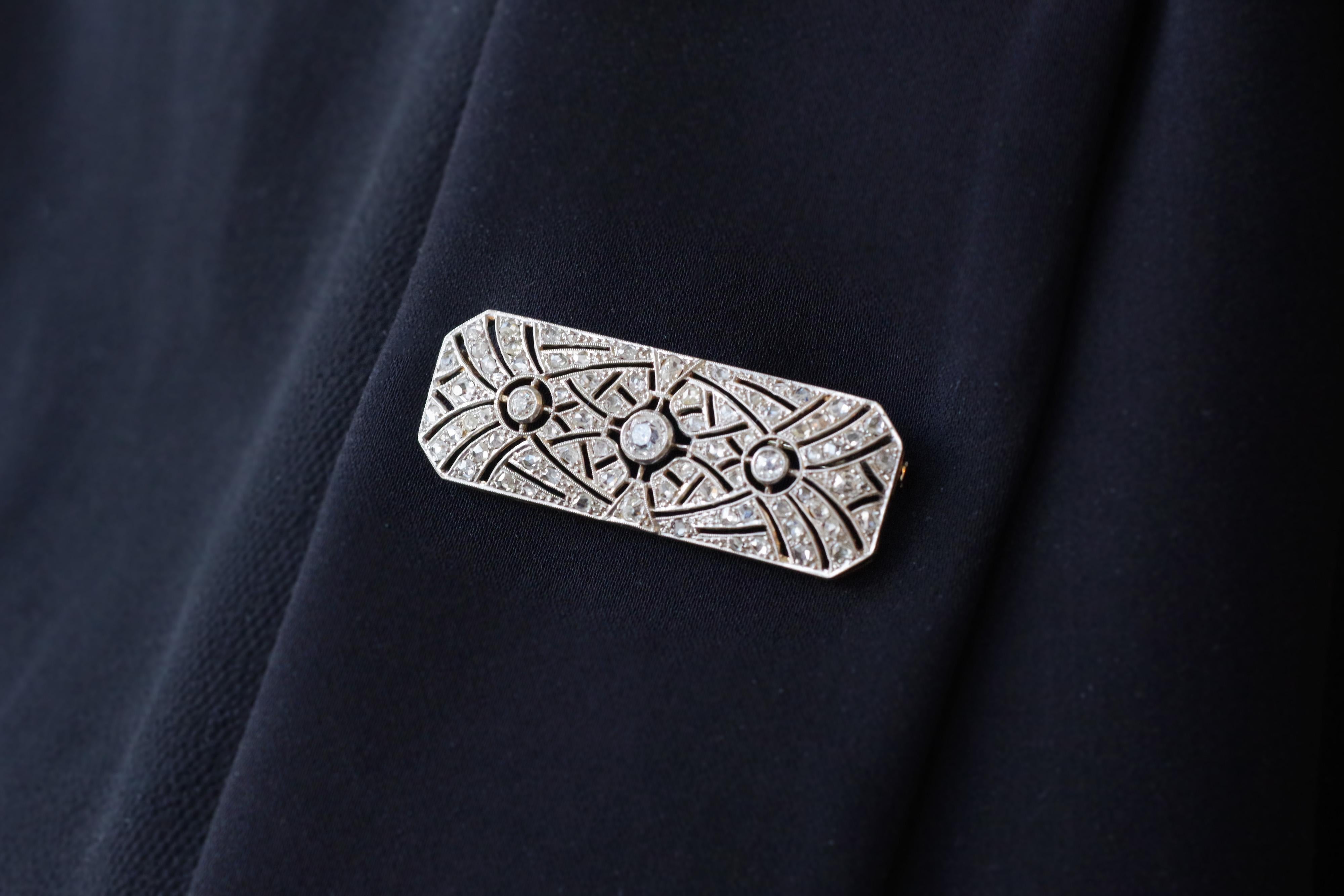 Art Deco Diamond Brooch in Platinum and 18 Karat White Gold For Sale 7