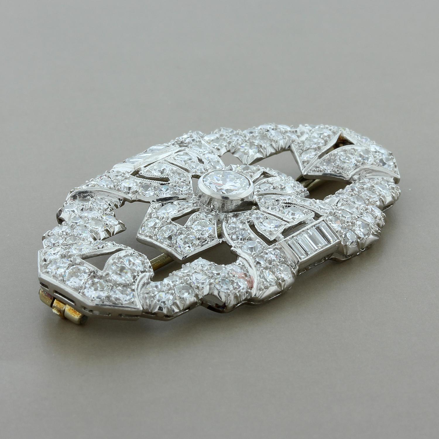 Mixed Cut Art Deco Diamond Brooch in Platinum and Gold For Sale