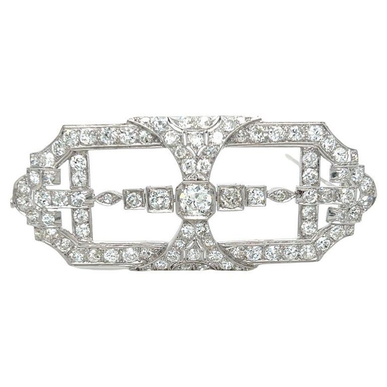 Art Deco Diamond Brooch in Platinum For Sale at 1stDibs