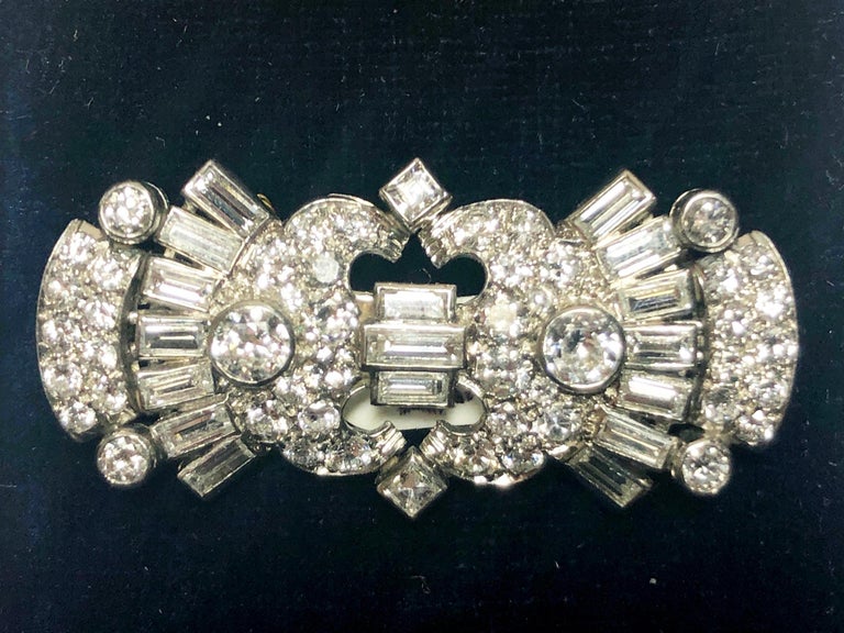 Art Deco Diamond Brooch, Platinum, circa 1935, 4.30 Carat For Sale at ...