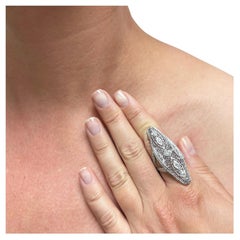 Spilla di diamanti Art Deco riadattata come anello Paradizia