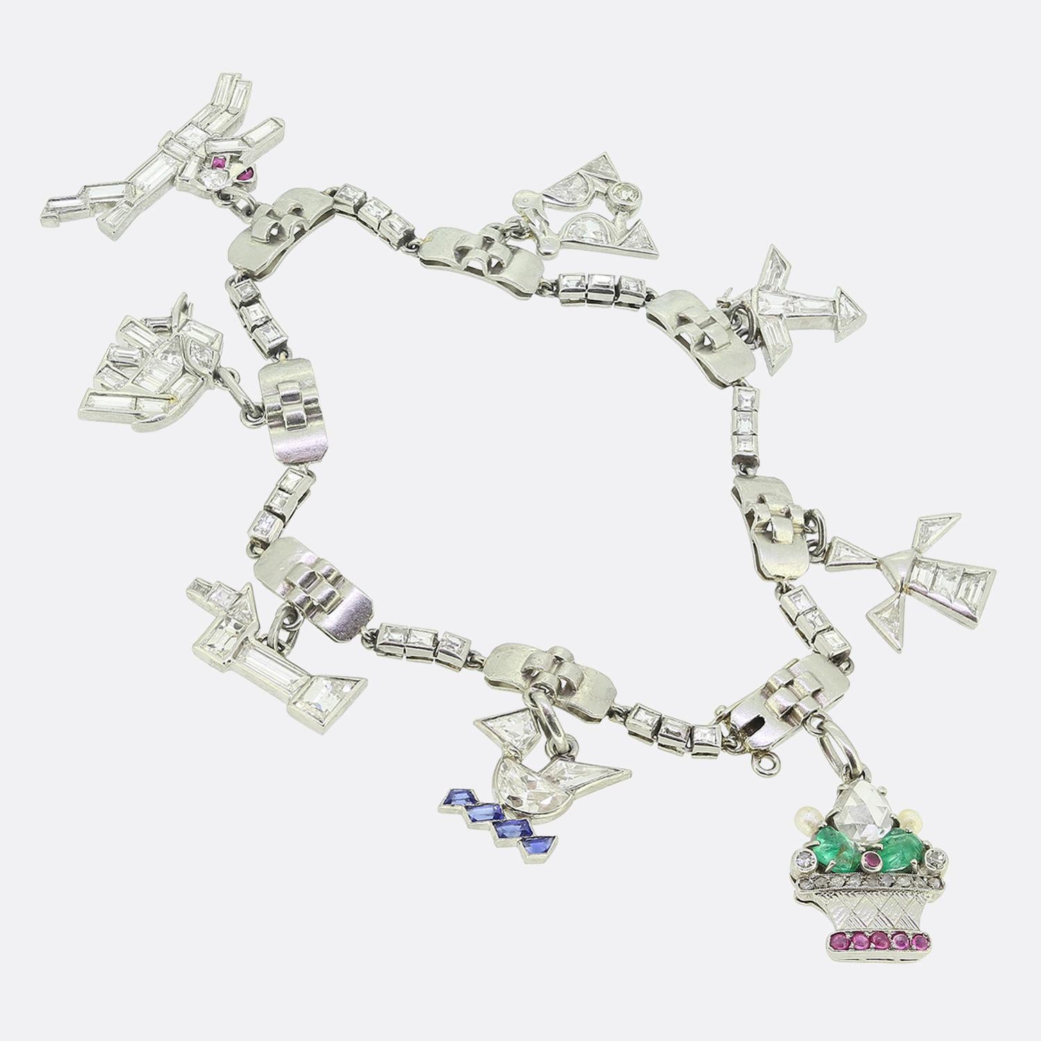 Taille baguette Bracelet à breloques Art déco en diamants en vente