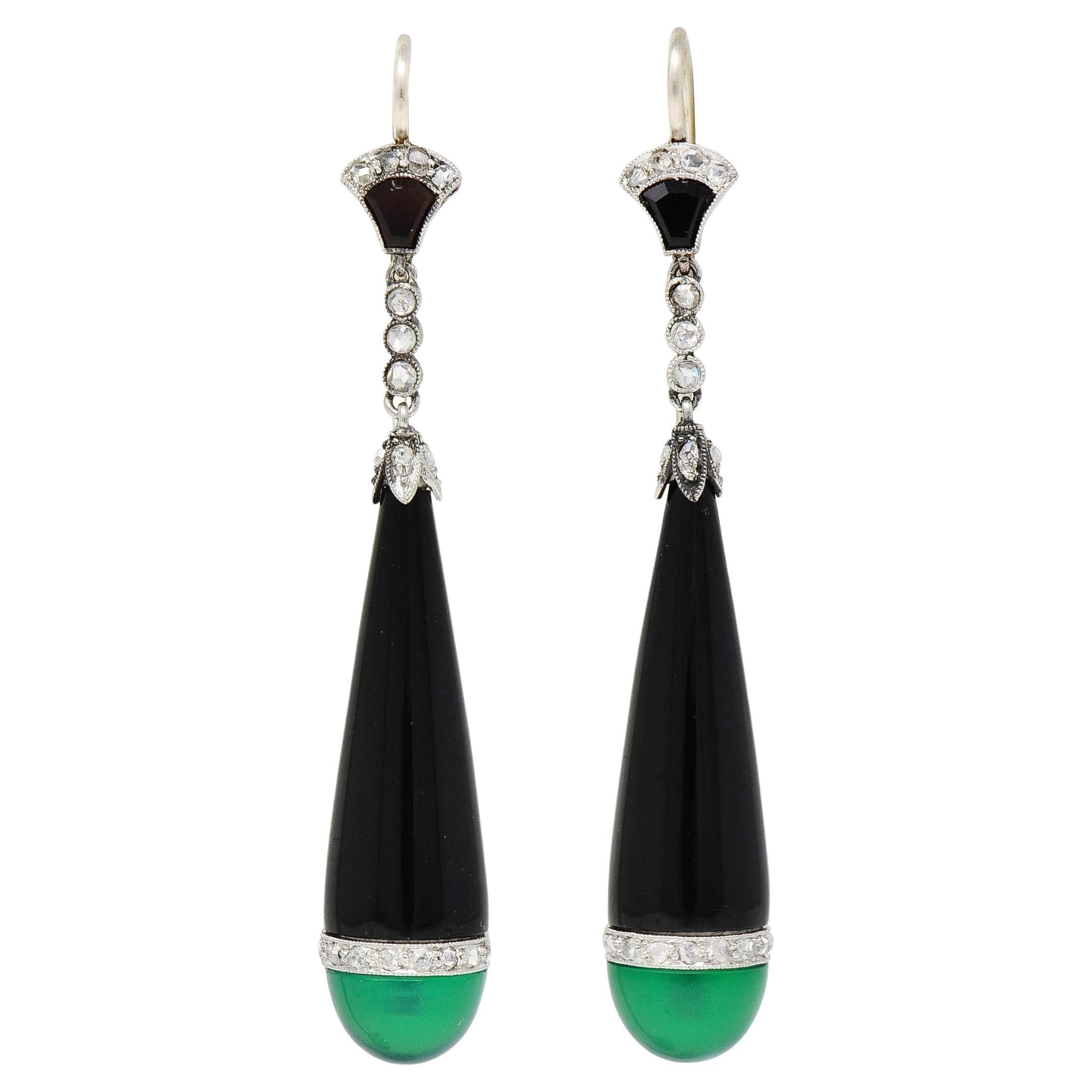 Boucles d'oreilles pendantes Art déco lotus anciennes en platine, diamants, chrysoprase, onyx et onyx