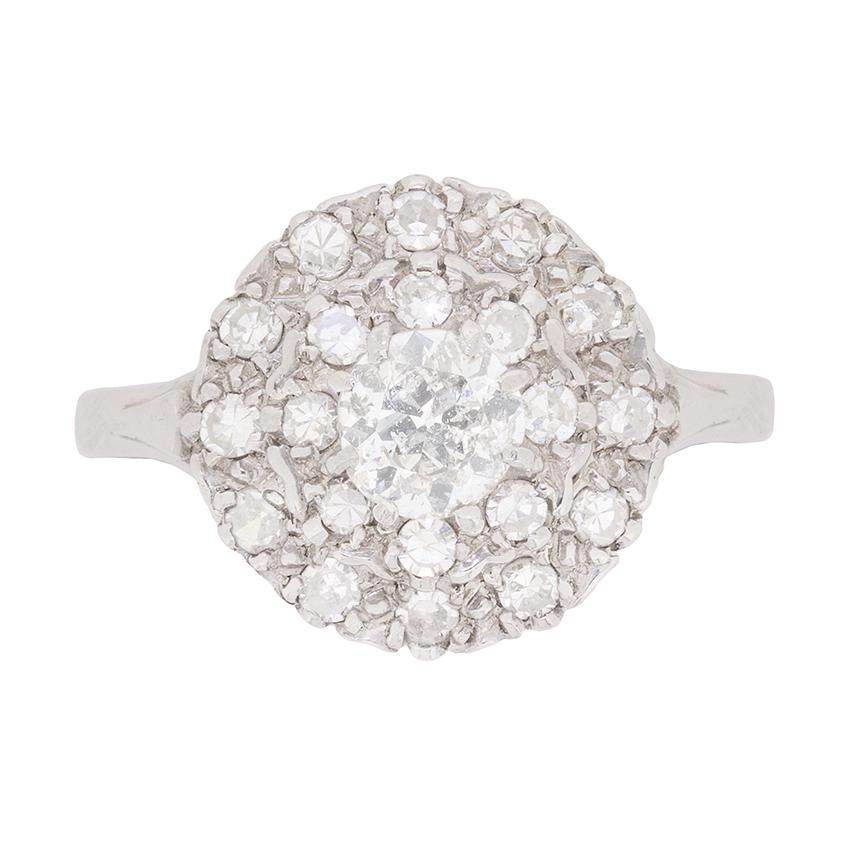 Art Deco Diamond Cluster Ring, circa 1920s In Excellent Condition For Sale In London, GB