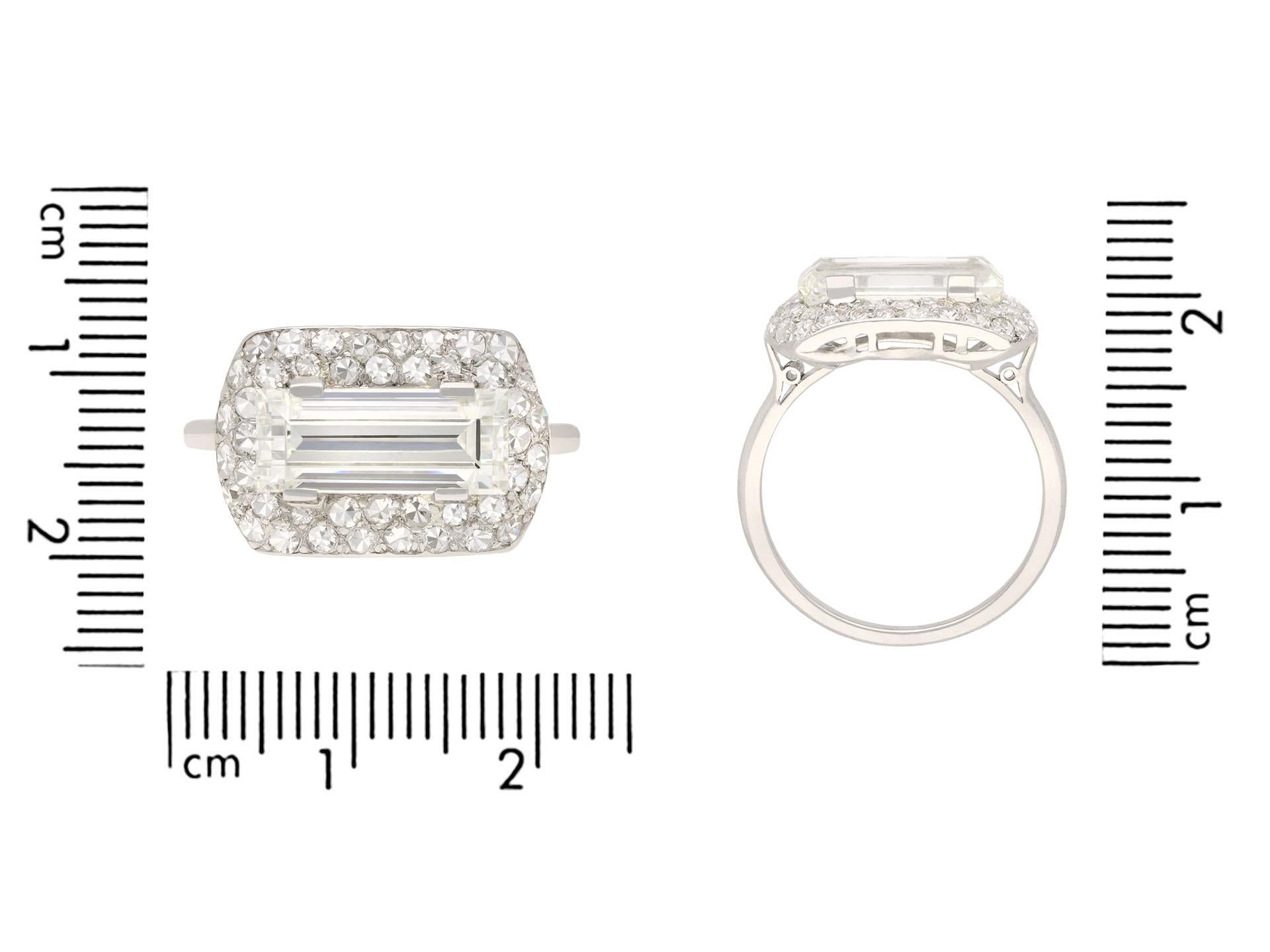 Art Deco diamond cluster ring, circa 1930. In Good Condition For Sale In London, GB