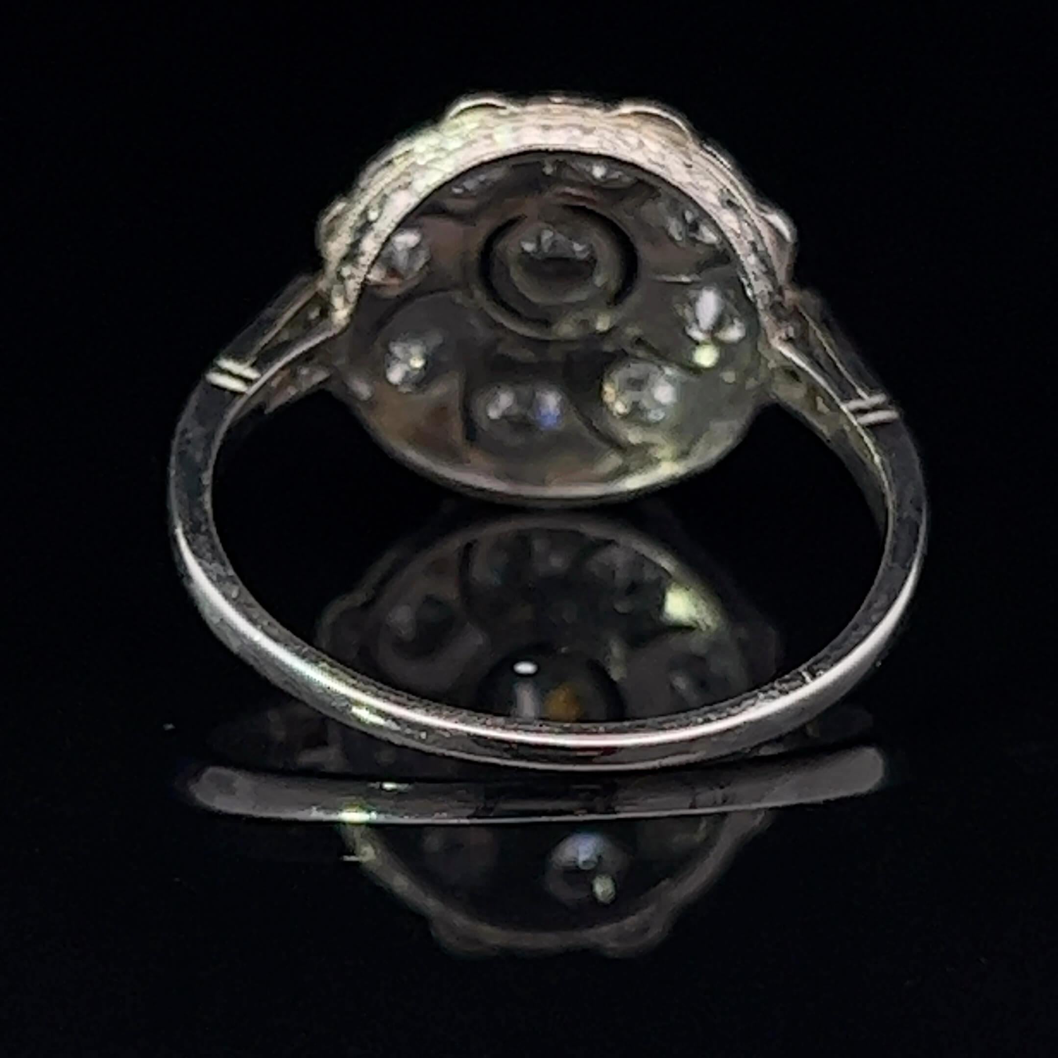 Art DEco Diamond Cluster Ring Circa 1930 In Good Condition For Sale In ADELAIDE, SA