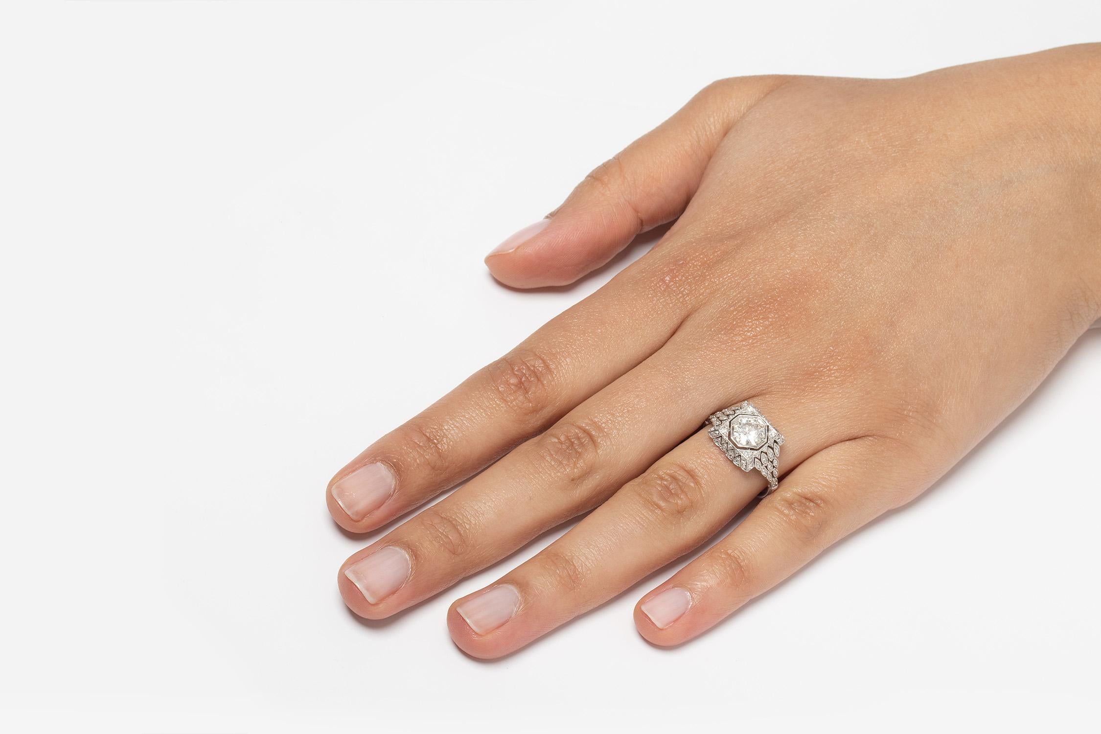 Art-Déco-Diamant-Cluster-Ring, ca. 1930er Jahre für Damen oder Herren im Angebot