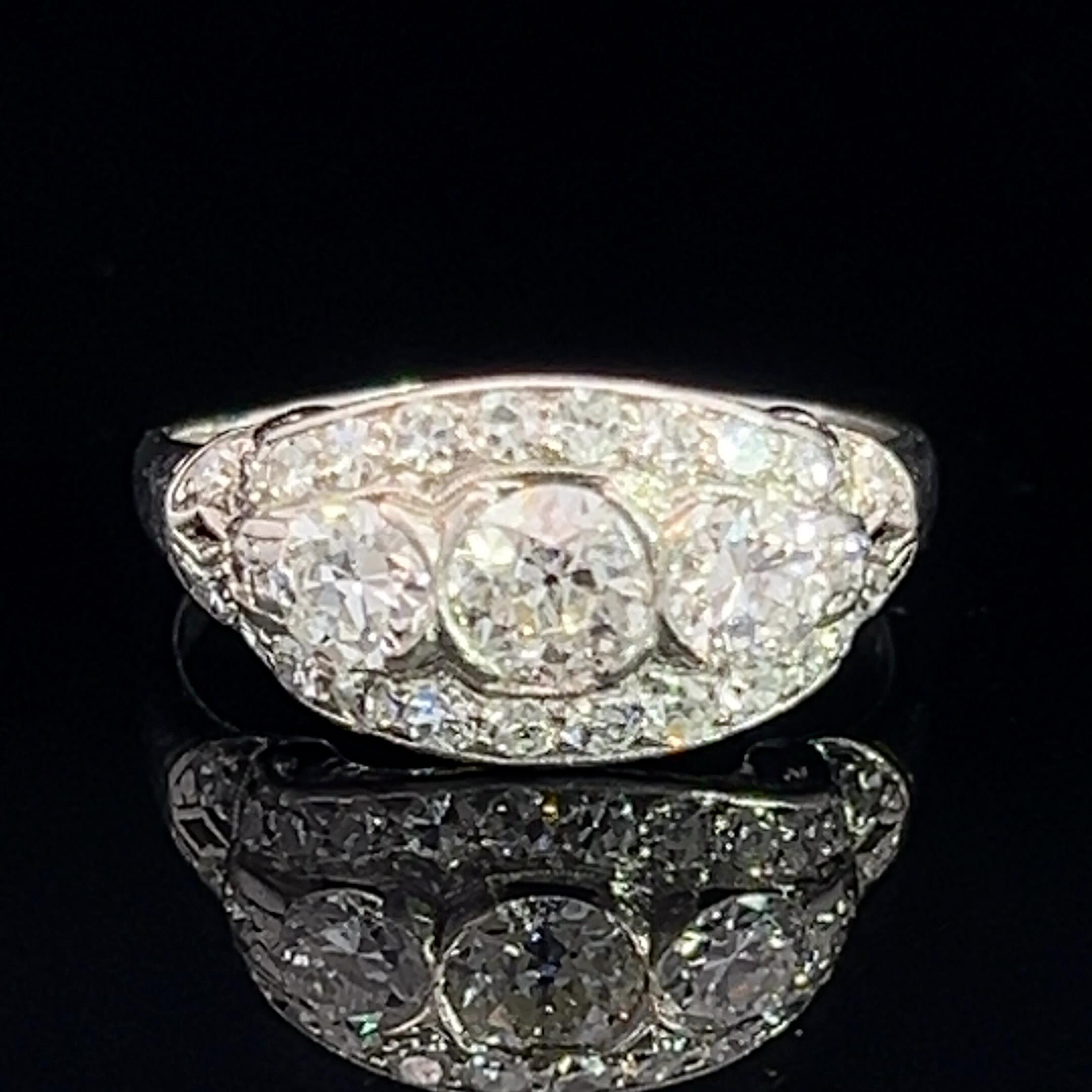 Art Deco Diamond Cluster Ring Circa 1930s For Sale 3