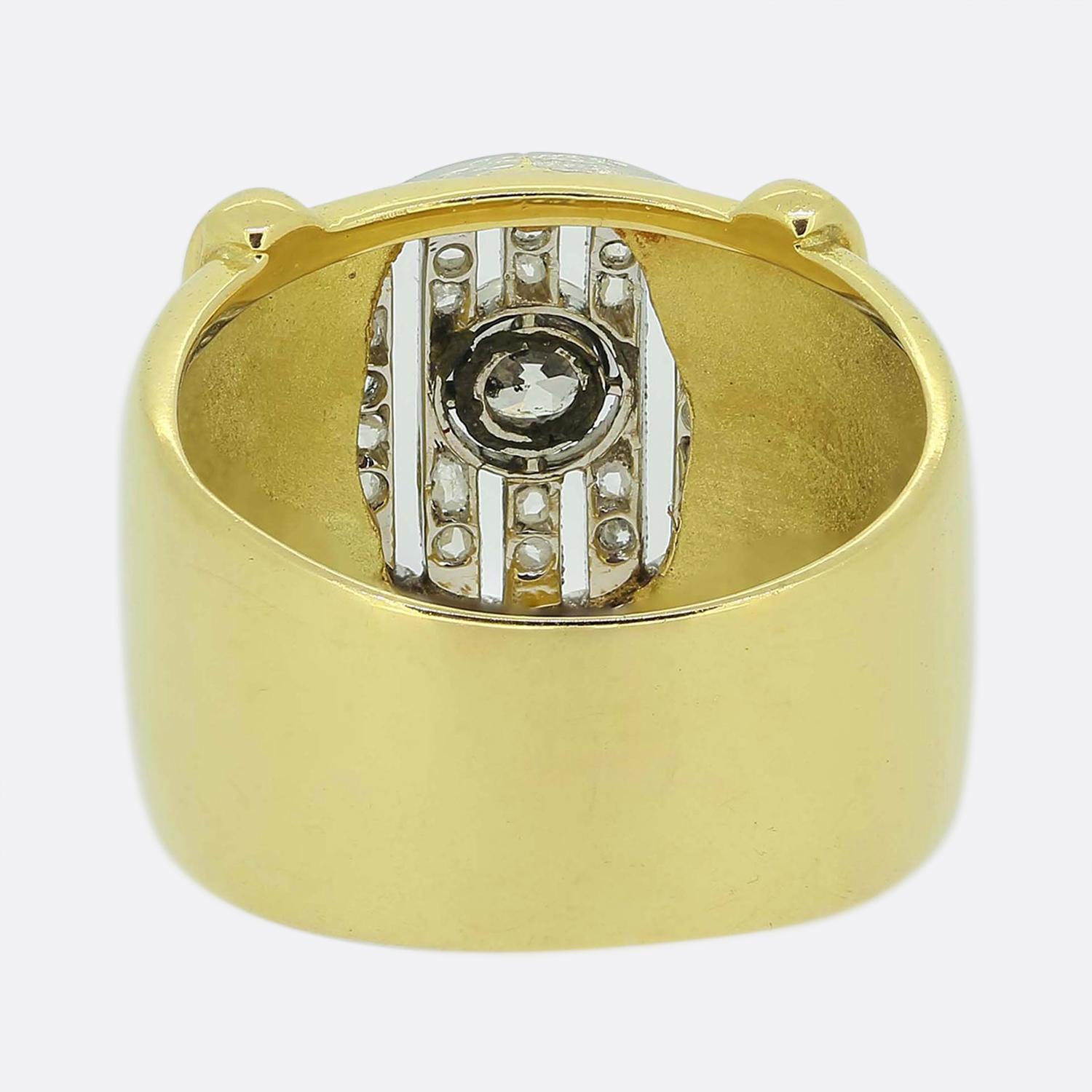 Taglio vecchia miniera Anello Art Deco con diamanti a grappolo in vendita