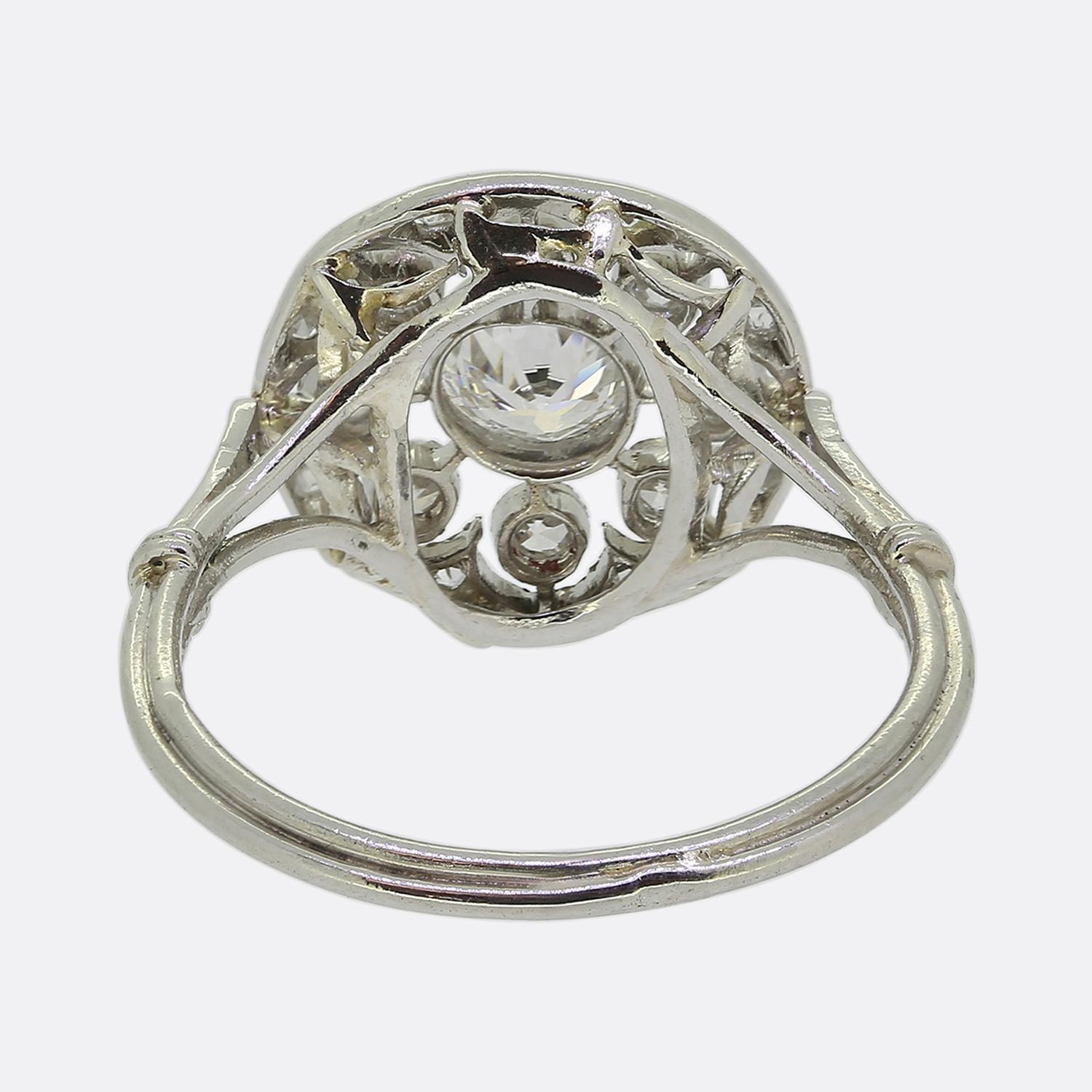 Art Deco Diamant-Cluster-Ring mit Diamanten (Alteuropäischer Schliff) im Angebot