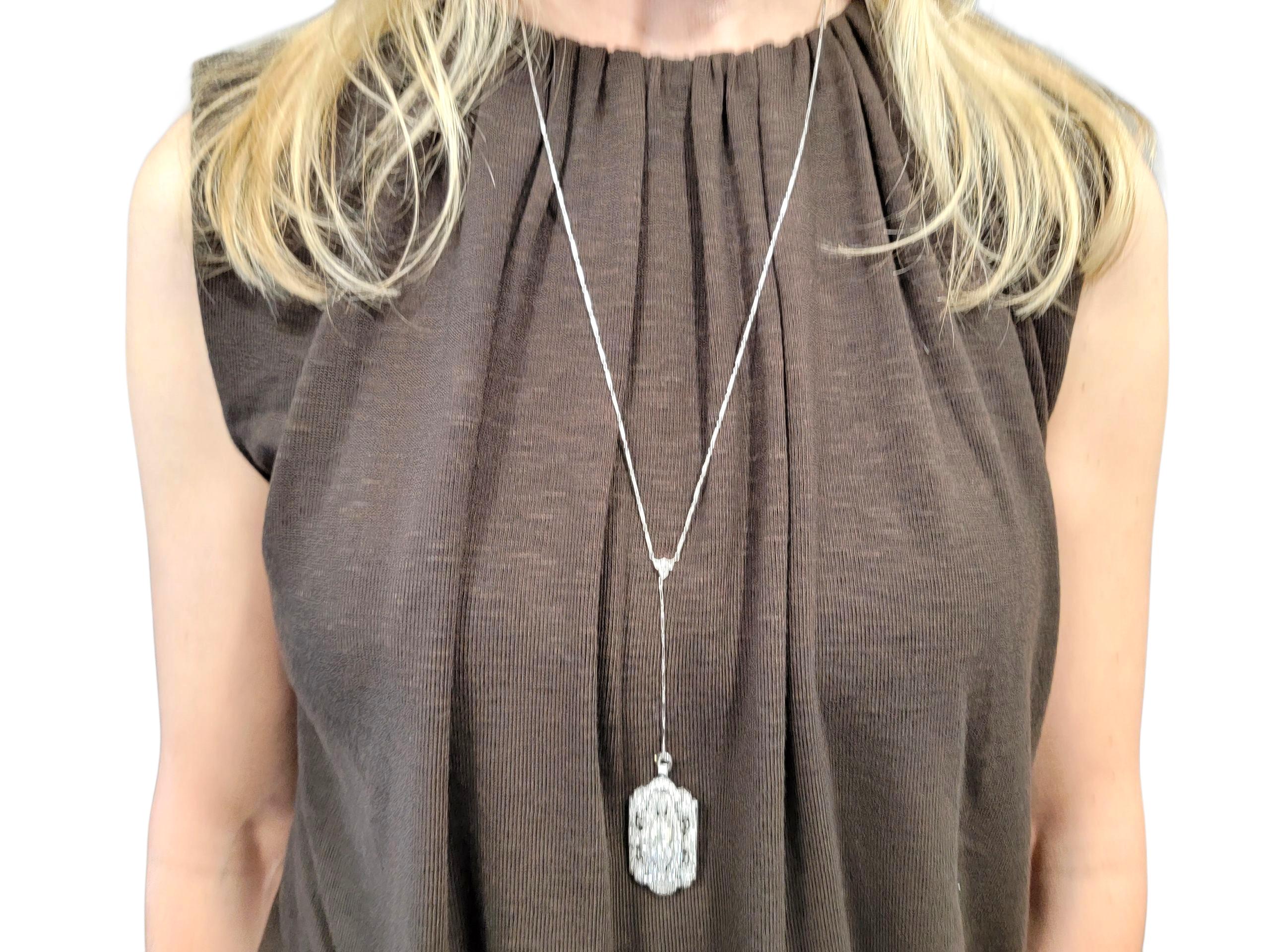 Collana con ciondolo convertibile in diamante Art Deco / Spilla in oro bianco 14 carati in vendita 6